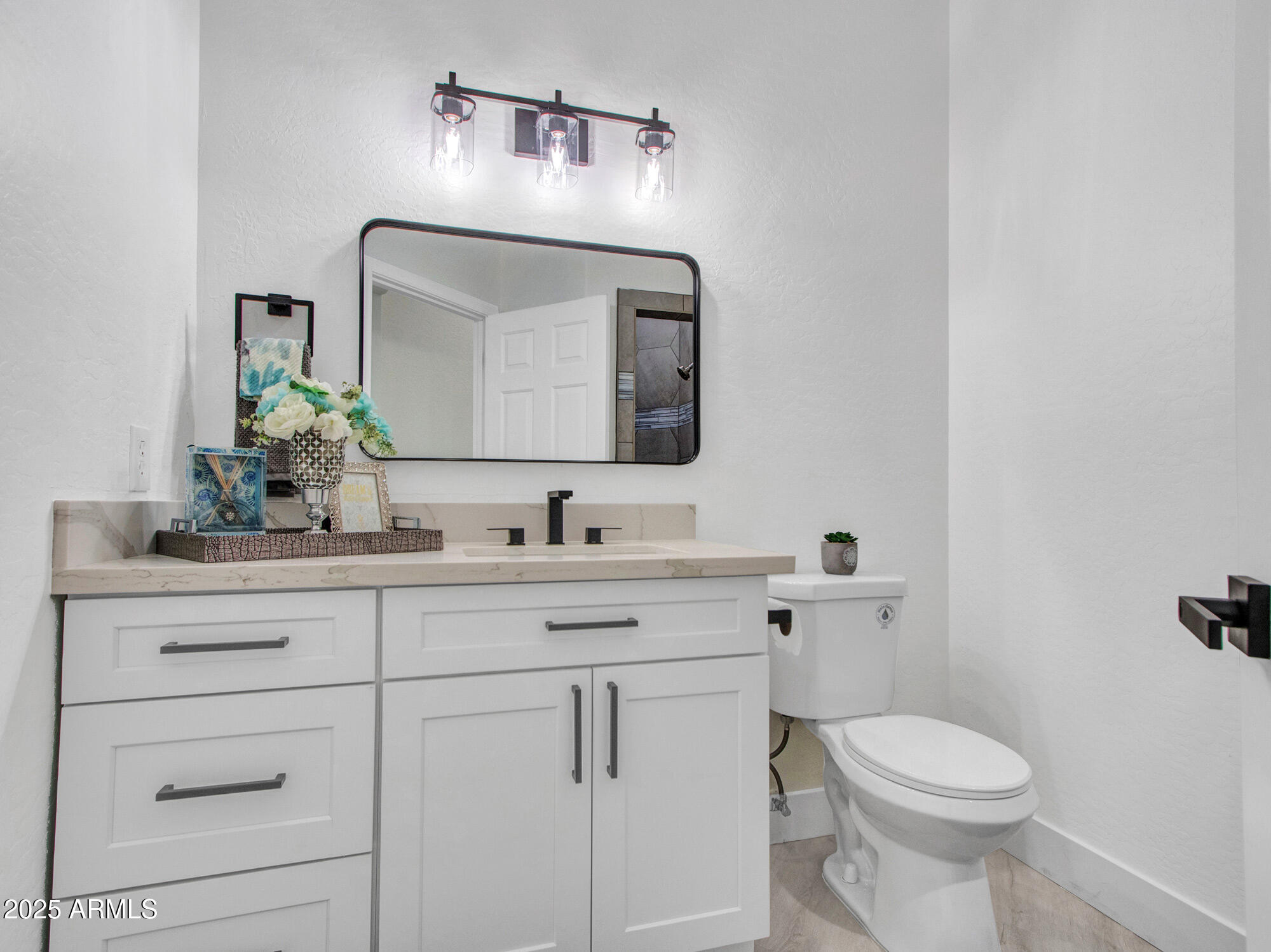 Phoenix, Arizona 85042, United States, 4 Bedrooms Bedrooms, ,4 BathroomsBathrooms,Residential,Active,136942