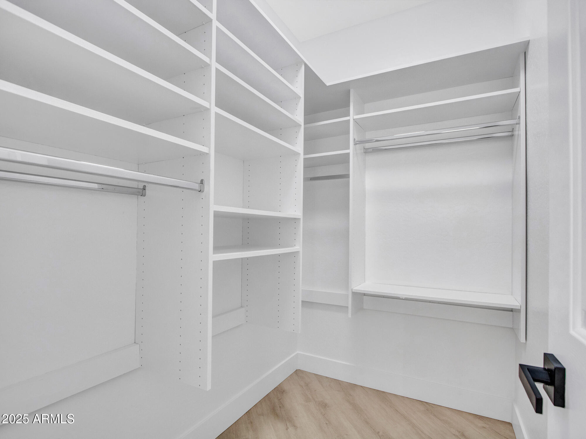 Phoenix, Arizona 85042, United States, 4 Bedrooms Bedrooms, ,4 BathroomsBathrooms,Residential,Active,136942