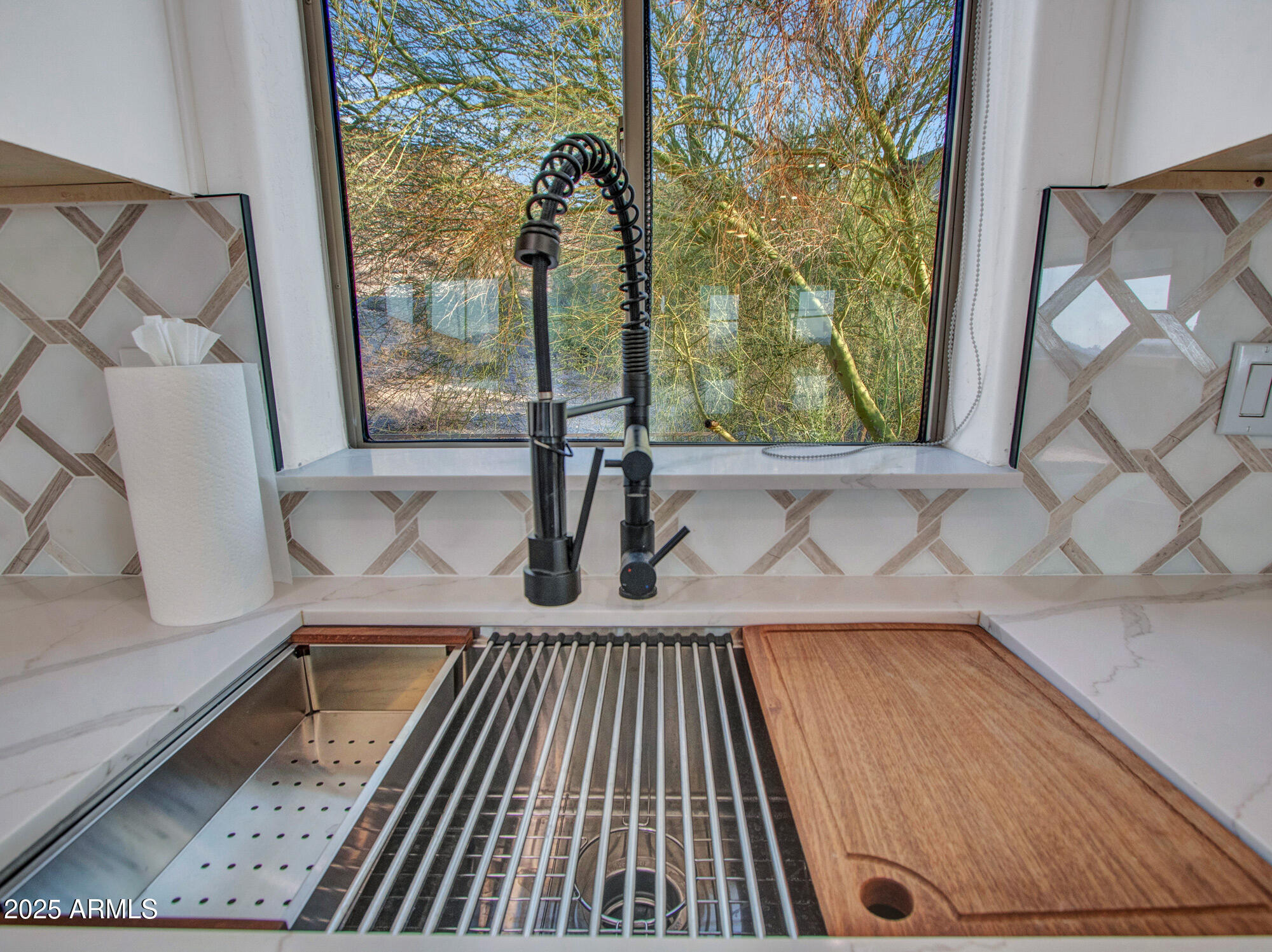 Phoenix, Arizona 85042, United States, 4 Bedrooms Bedrooms, ,4 BathroomsBathrooms,Residential,Active,136942