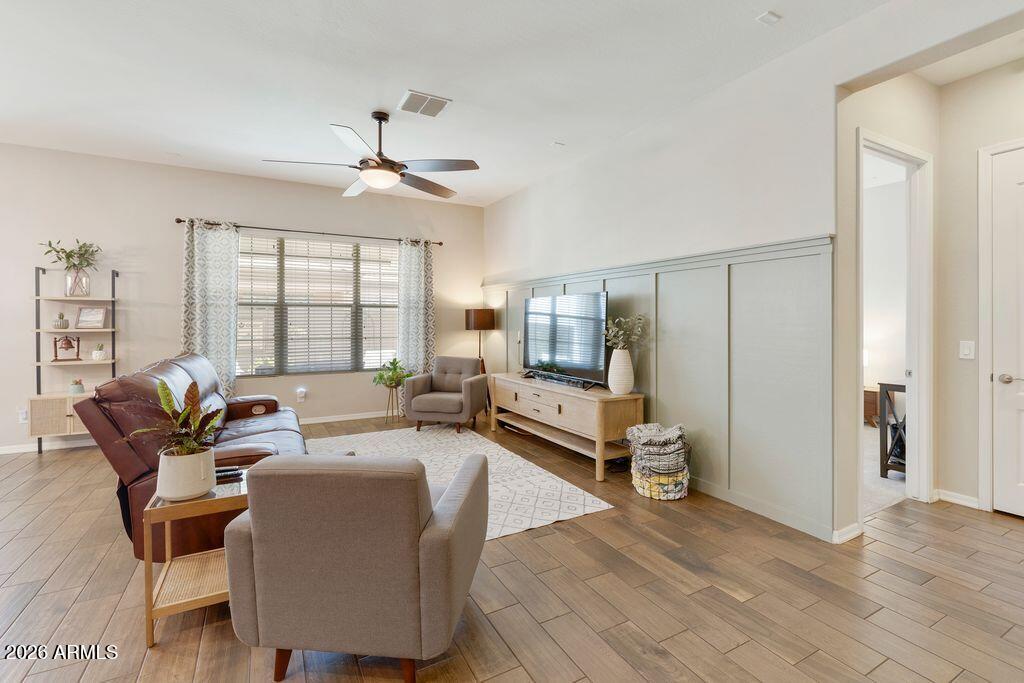 1517 W REDONDO Drive