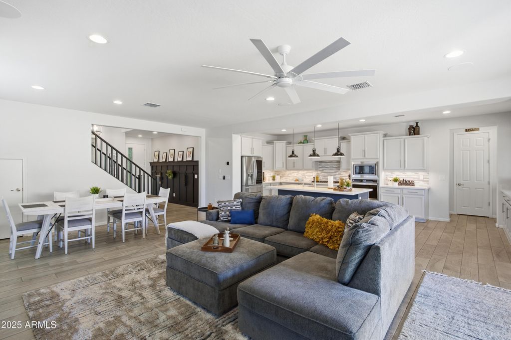 Photo of 284 E Honeysuckle Place, Chandler, AZ 85286 (MLS # 6935791)
