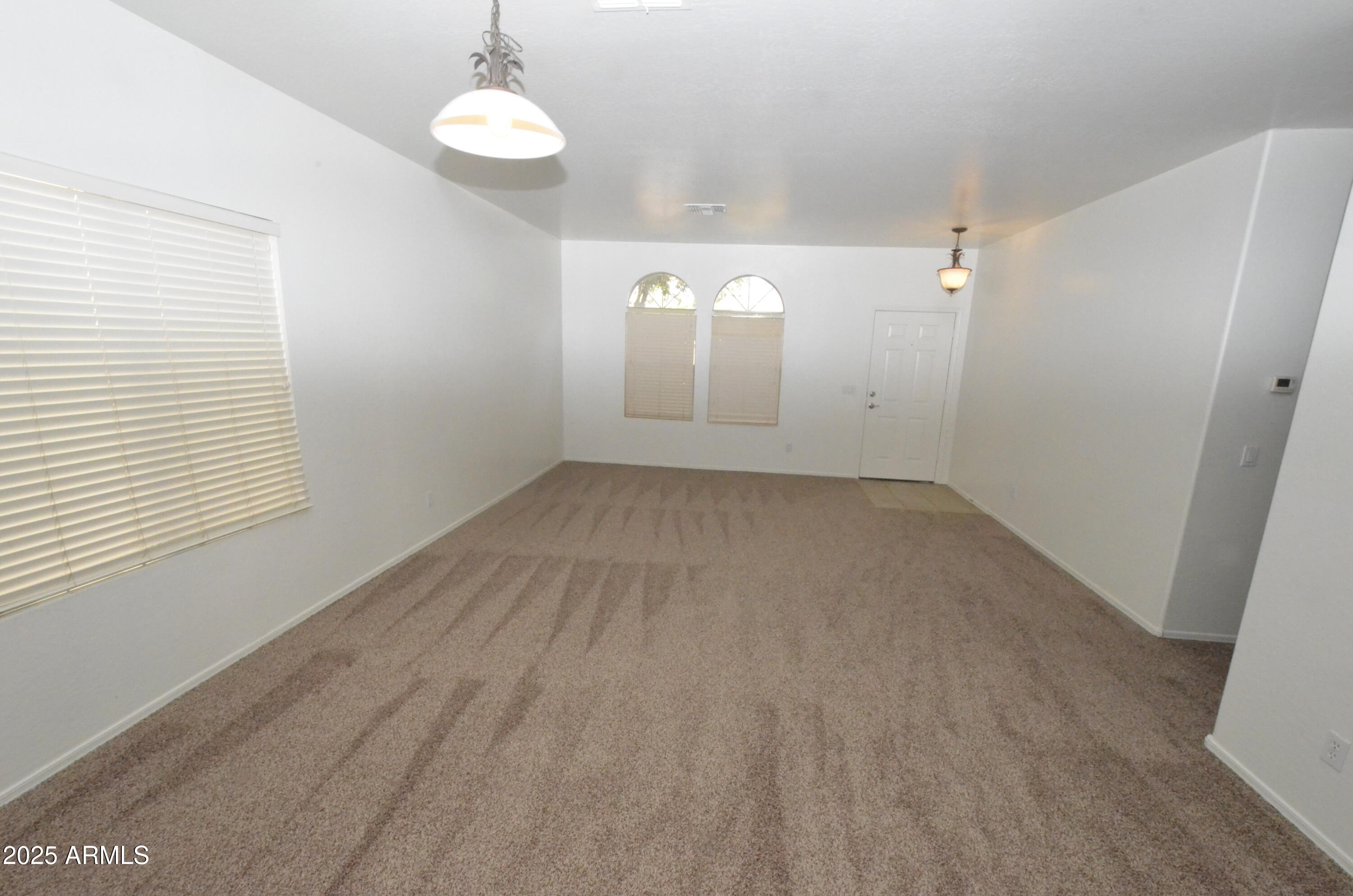 4564 S MARBLE Street