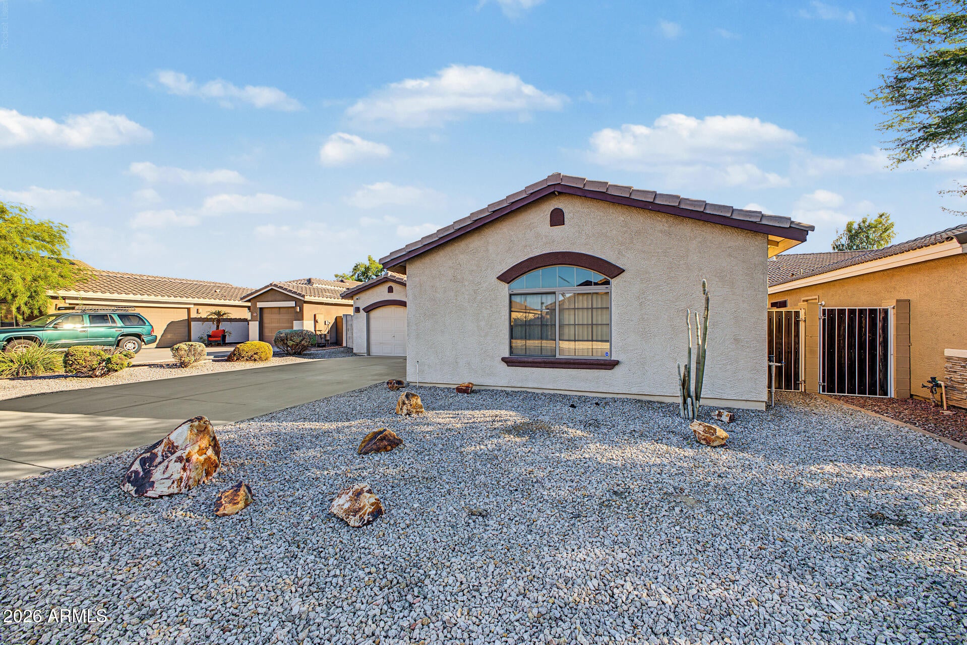 2521 W DARREL Road