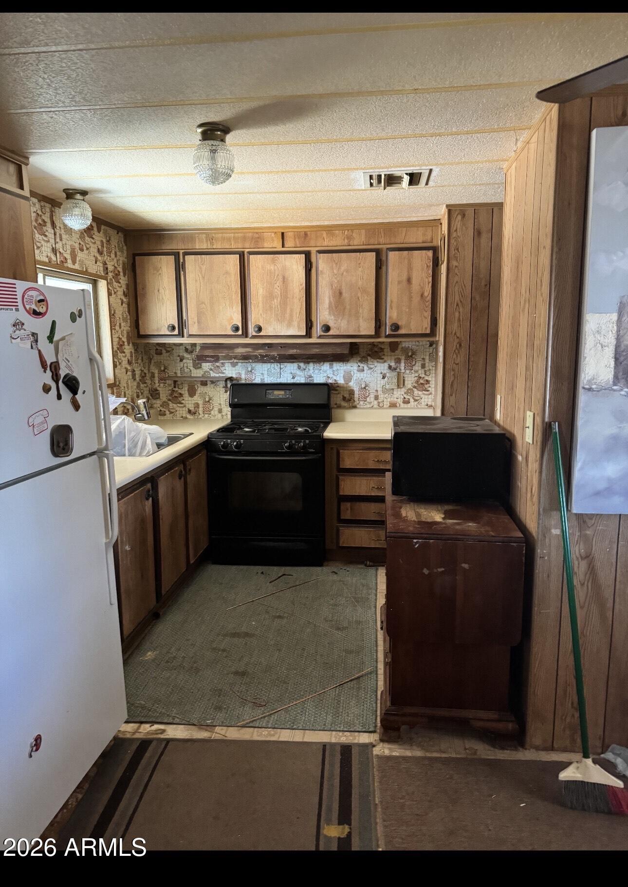 10700 N BATTLEFORD Drive