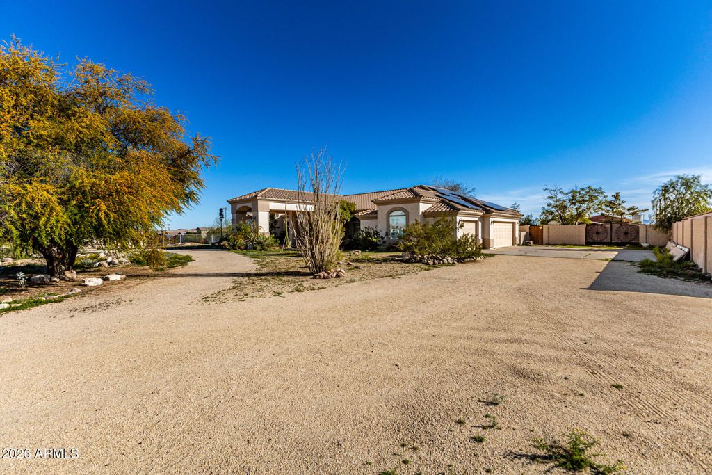 Photo of 12607 W Ocotillo Road, Glendale, AZ 85307 (MLS # 6988447)