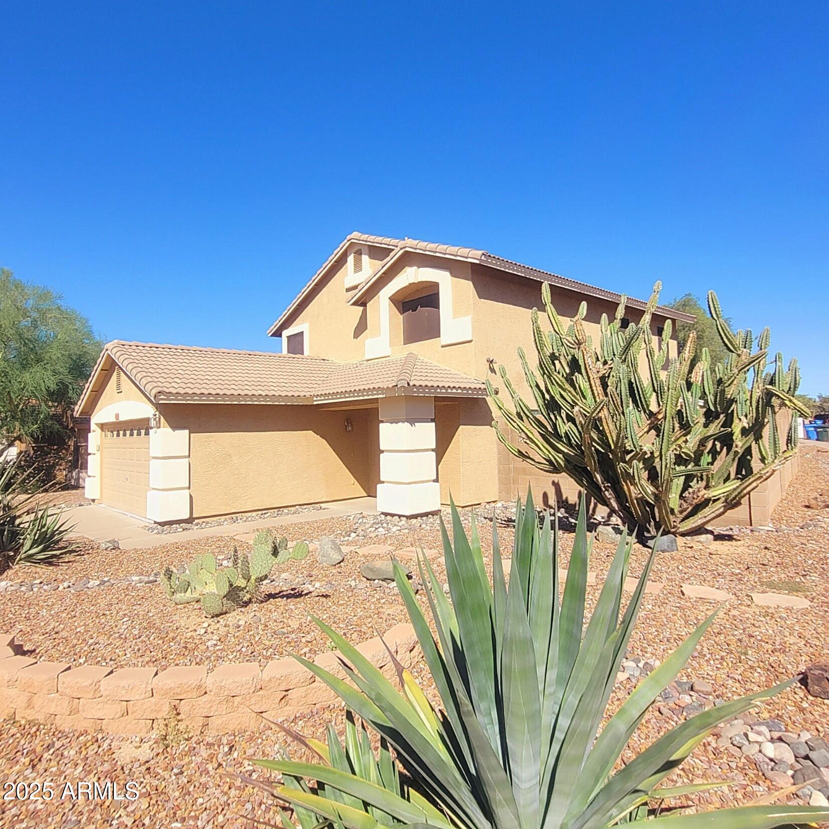 2210 E PARAISO Drive