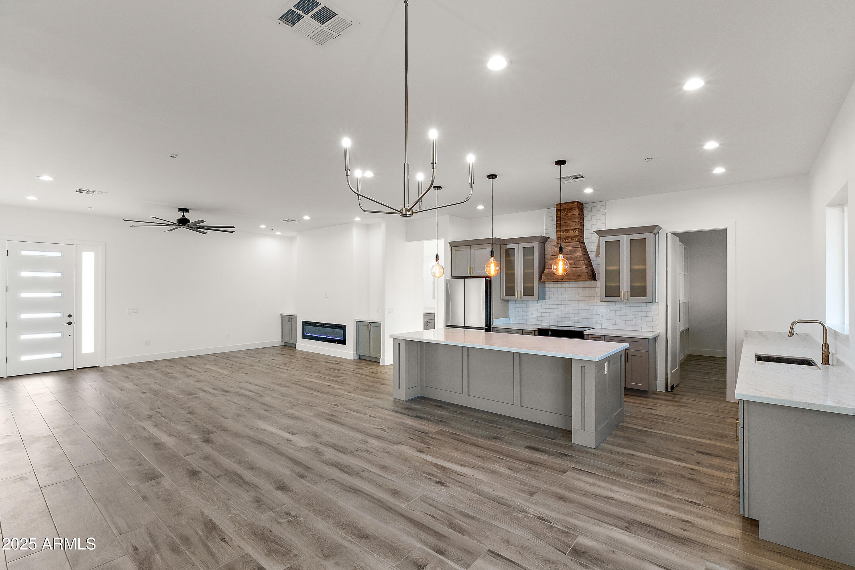 Homes 3 15582 W Jomax Road