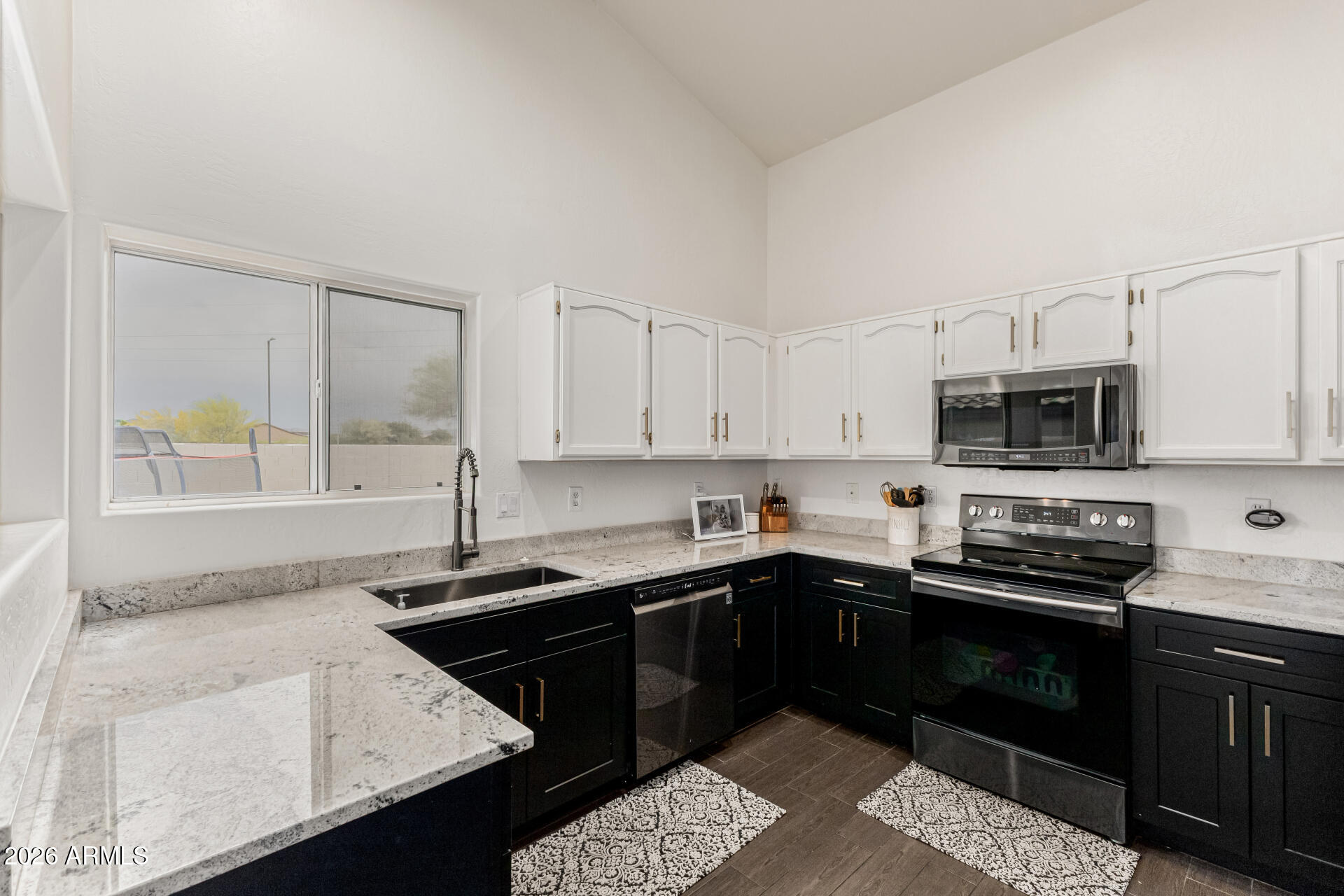 4026 E CREOSOTE Drive