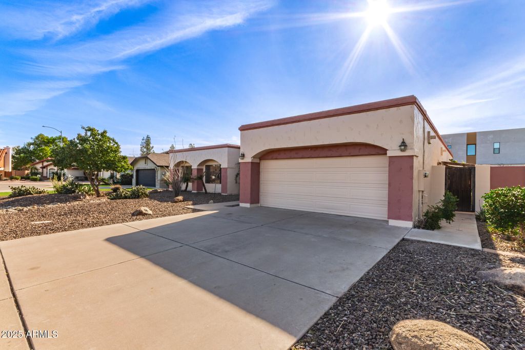 Photo of 805 W Toledo Street, Chandler, AZ 85225 (MLS # 6966106)