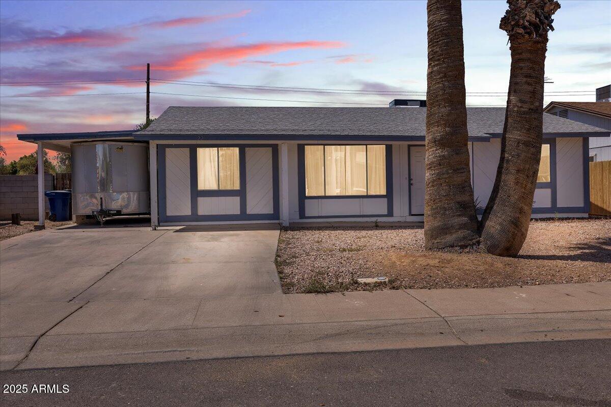 2207 W BENTRUP Street