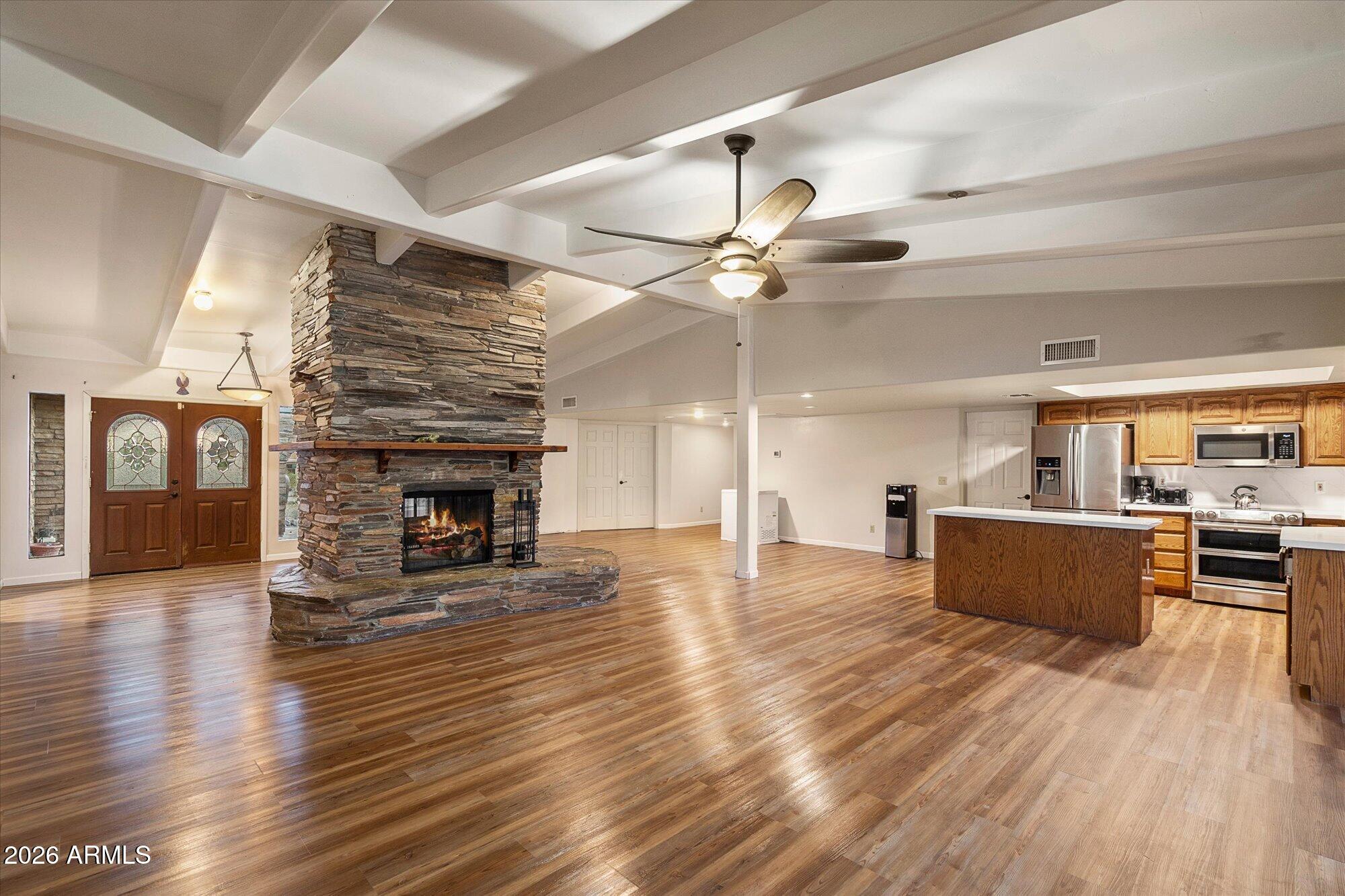 1024 E SADDLE MOUNTAIN Road