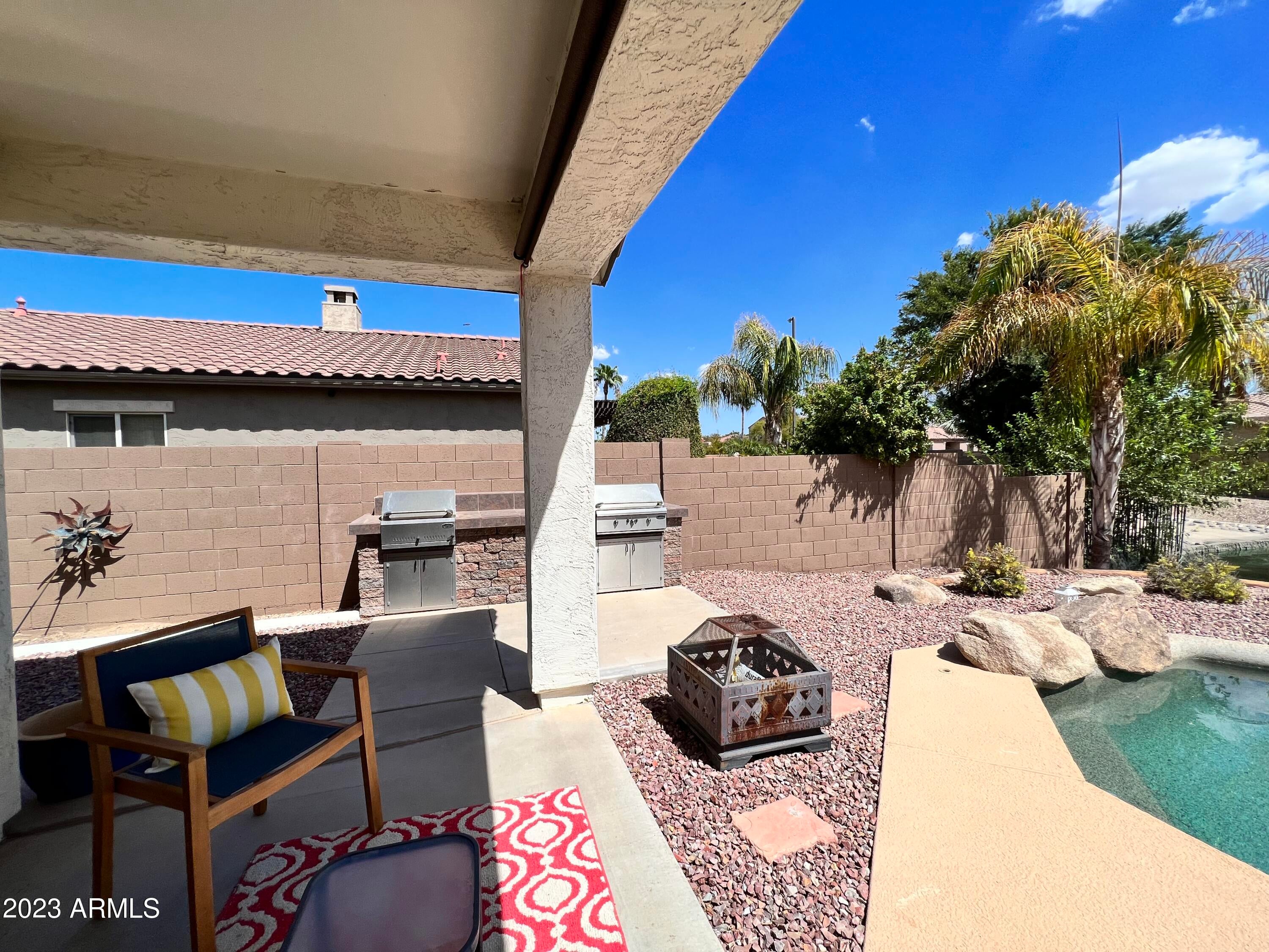 683 E Las Colinas Place