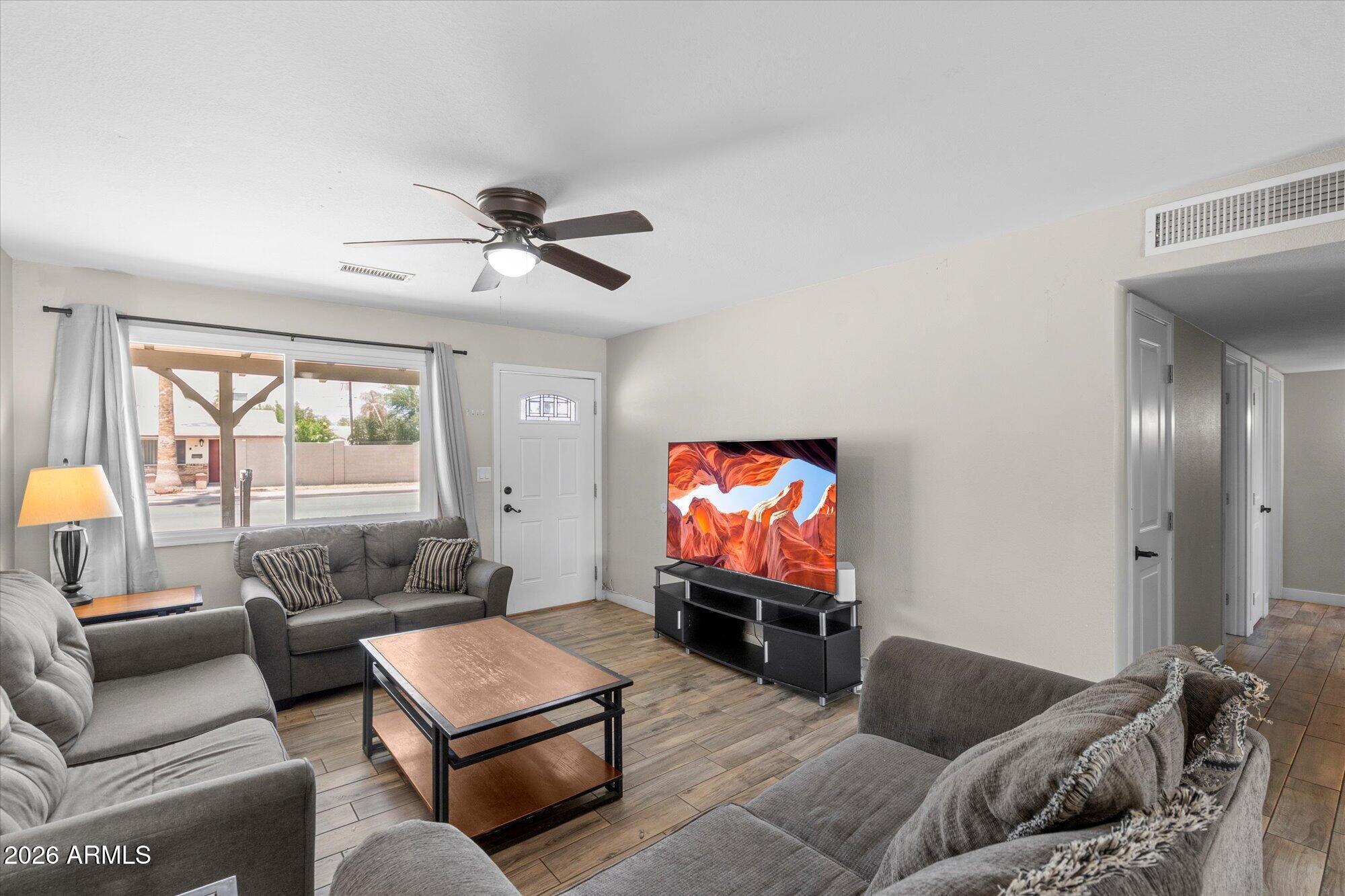 3631 W DENTON Lane