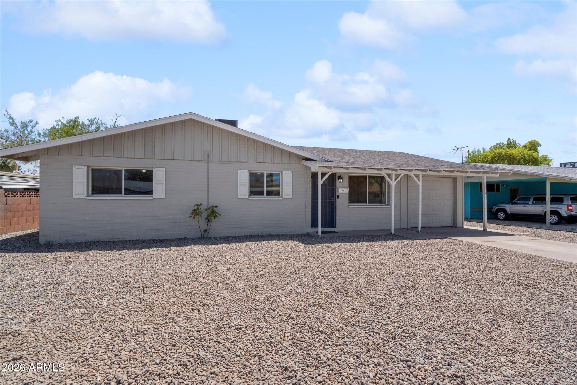 3631 W DENTON Lane