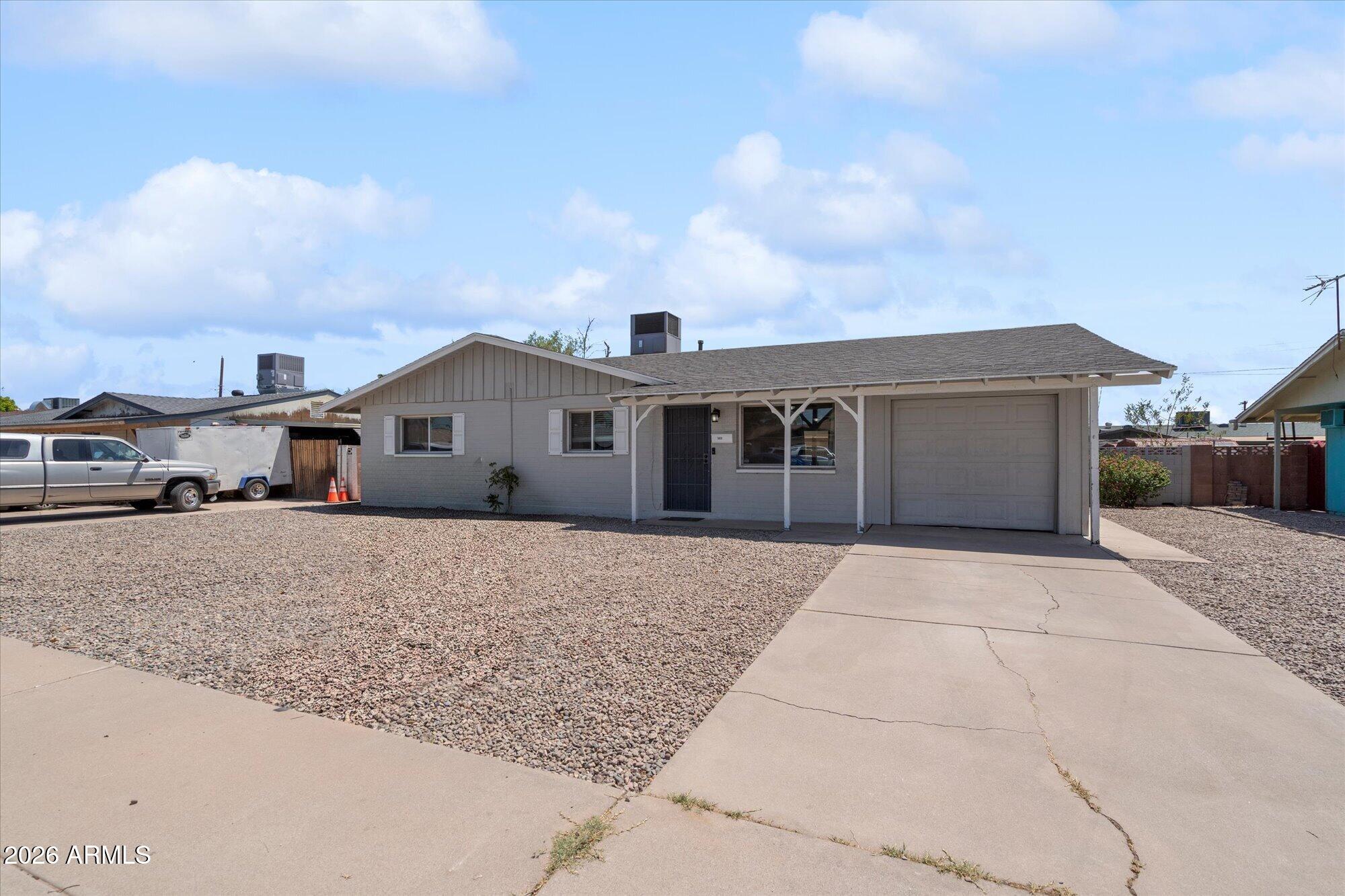 3631 W DENTON Lane