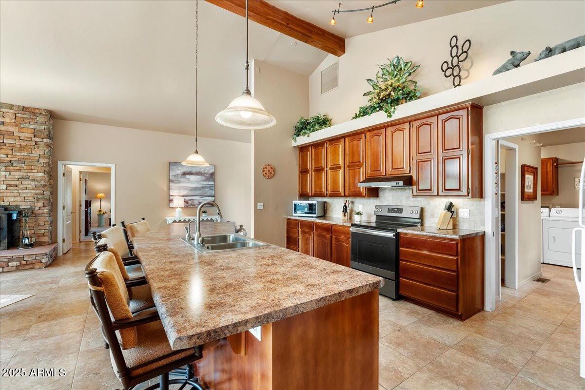 8470 N Vista Lane