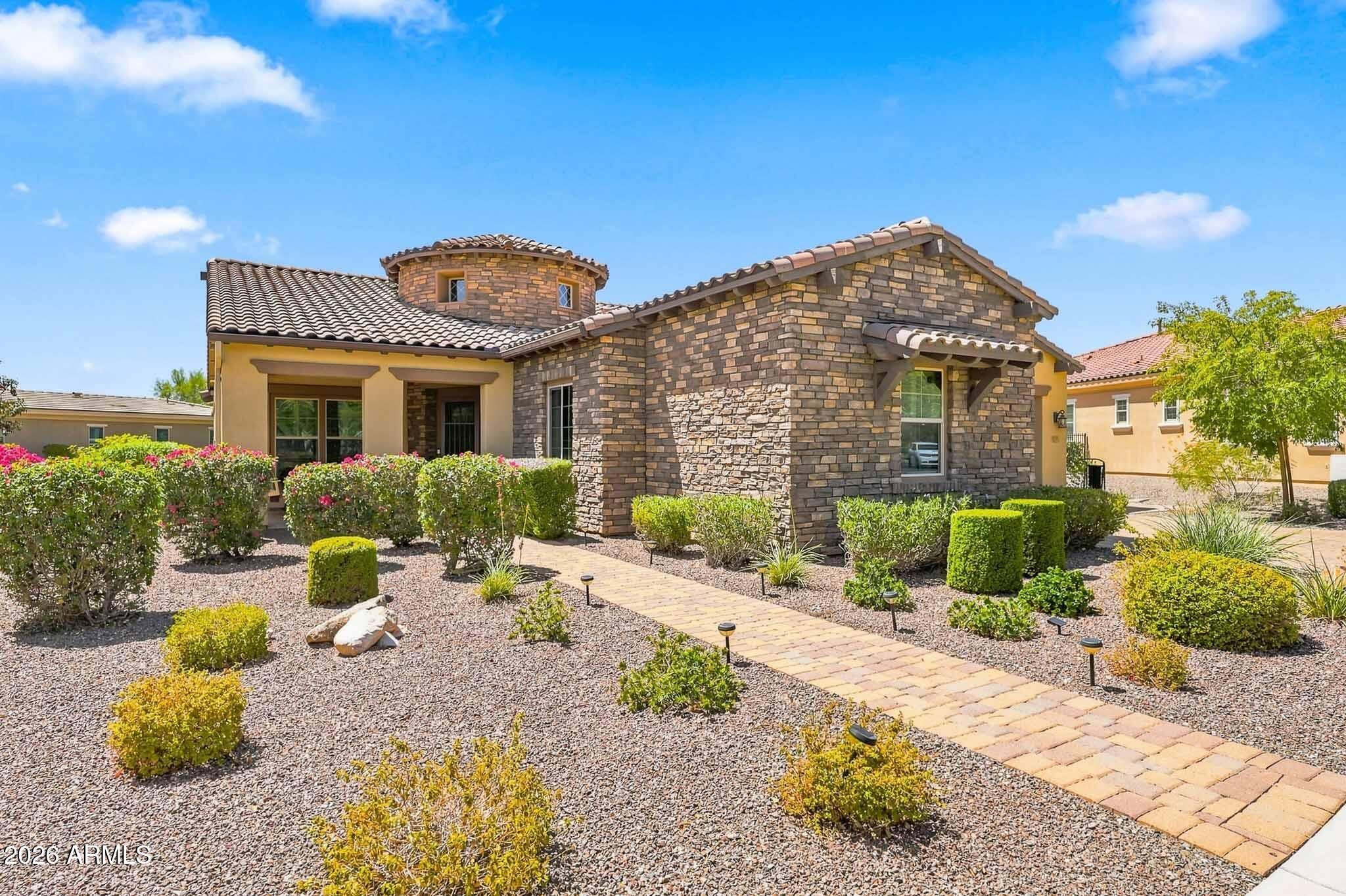 4858 N Grandview Drive