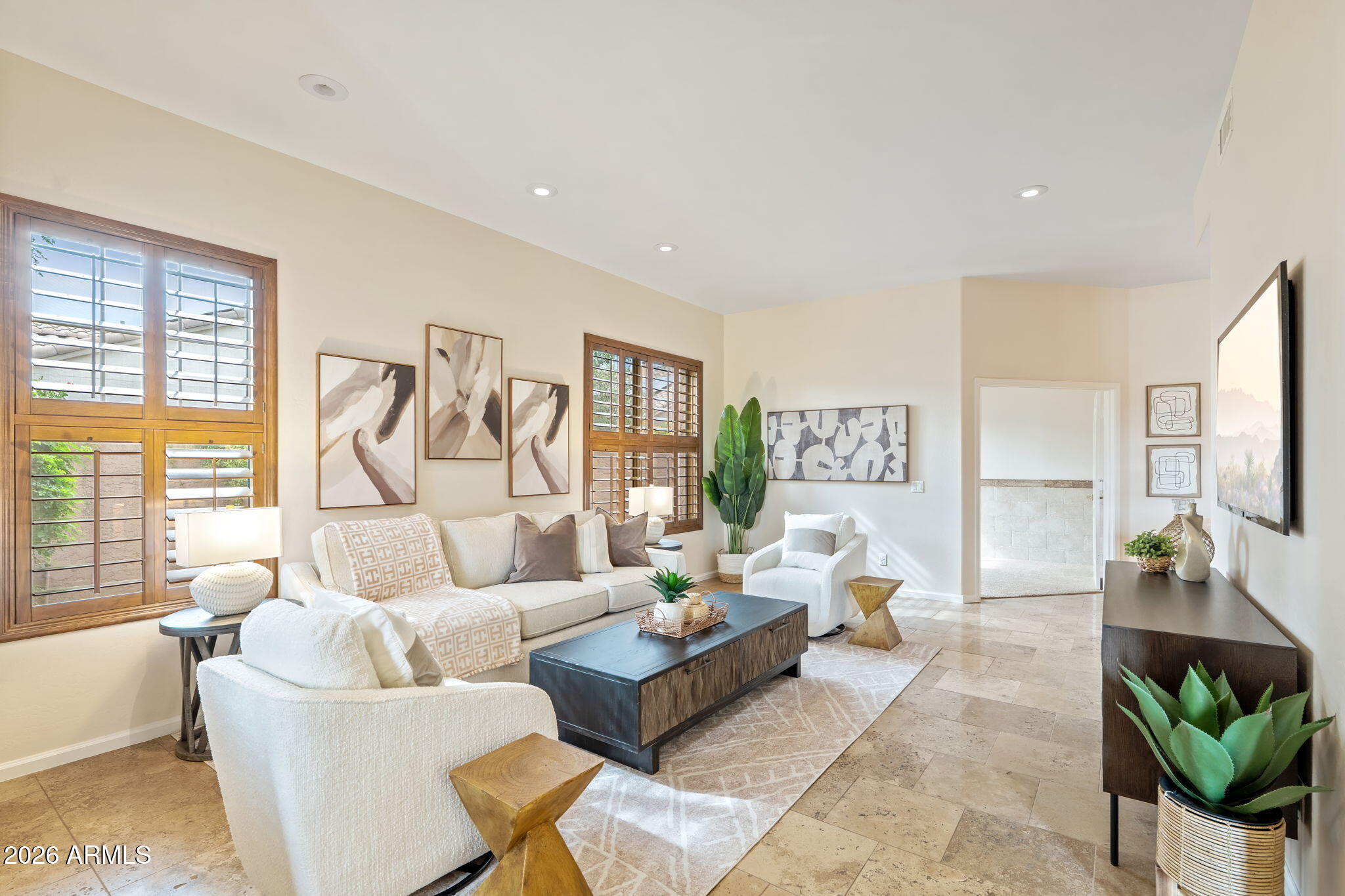 4904 E BLUEFIELD Avenue