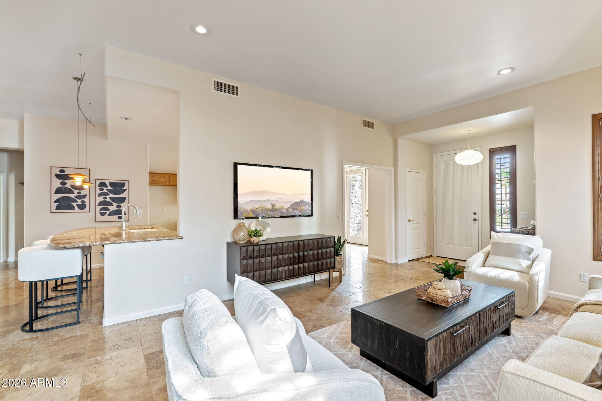 4904 E BLUEFIELD Avenue