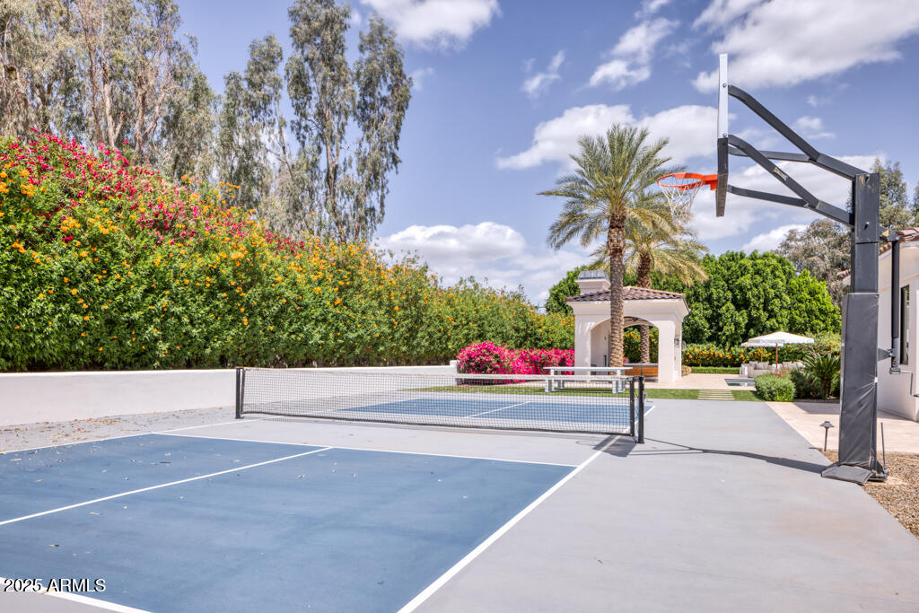 5220 N Casa Blanca Drive