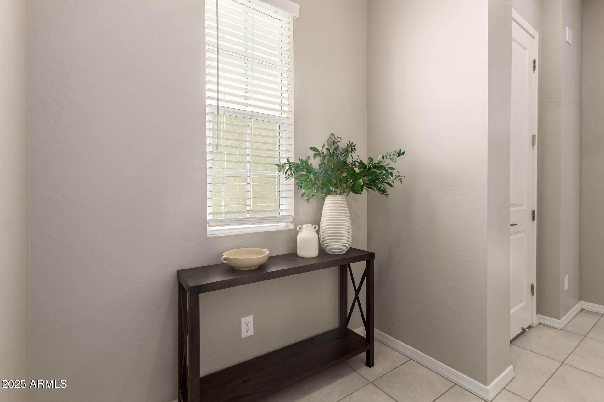 1535 E DUBLIN Street