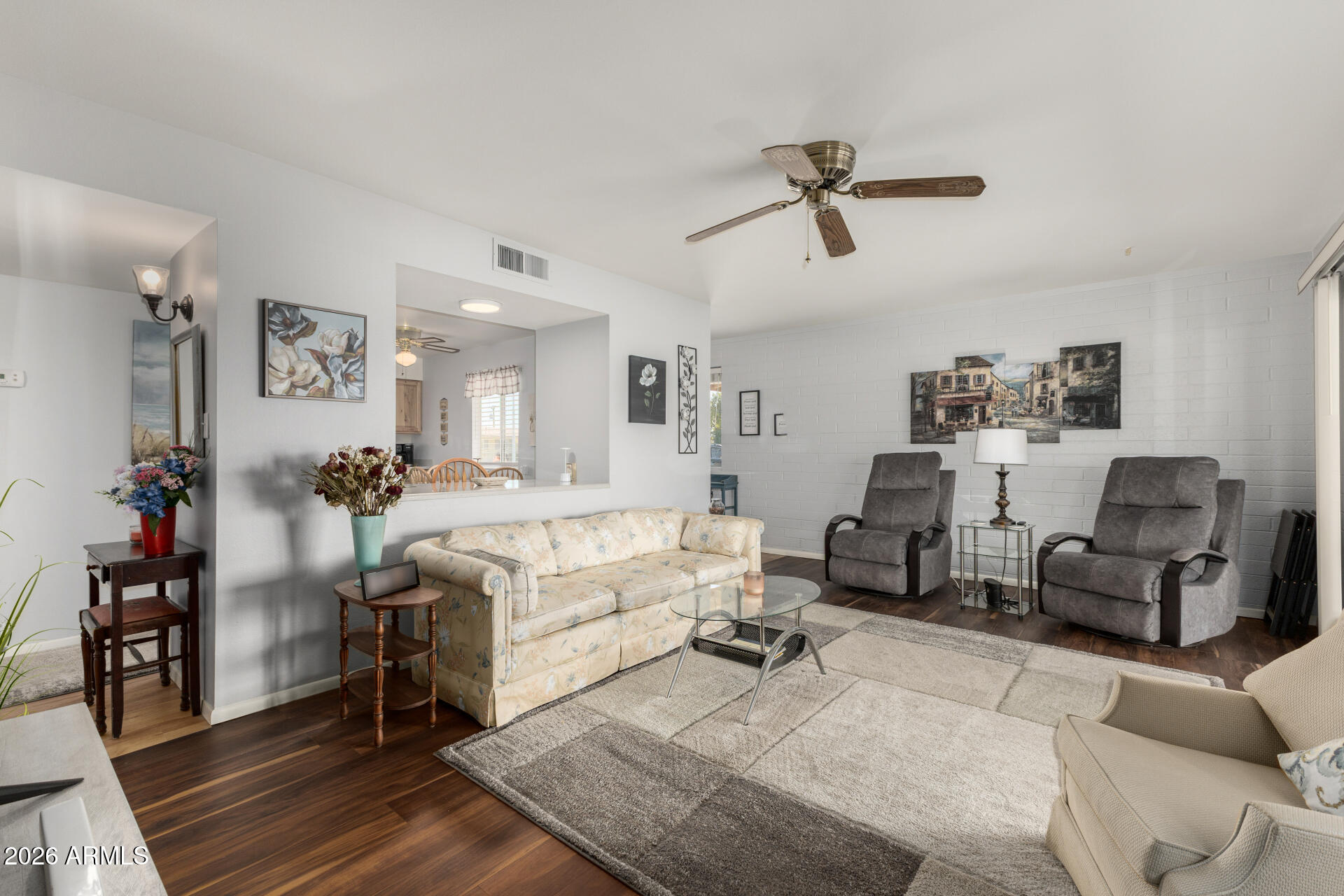 11038 N COGGINS Drive