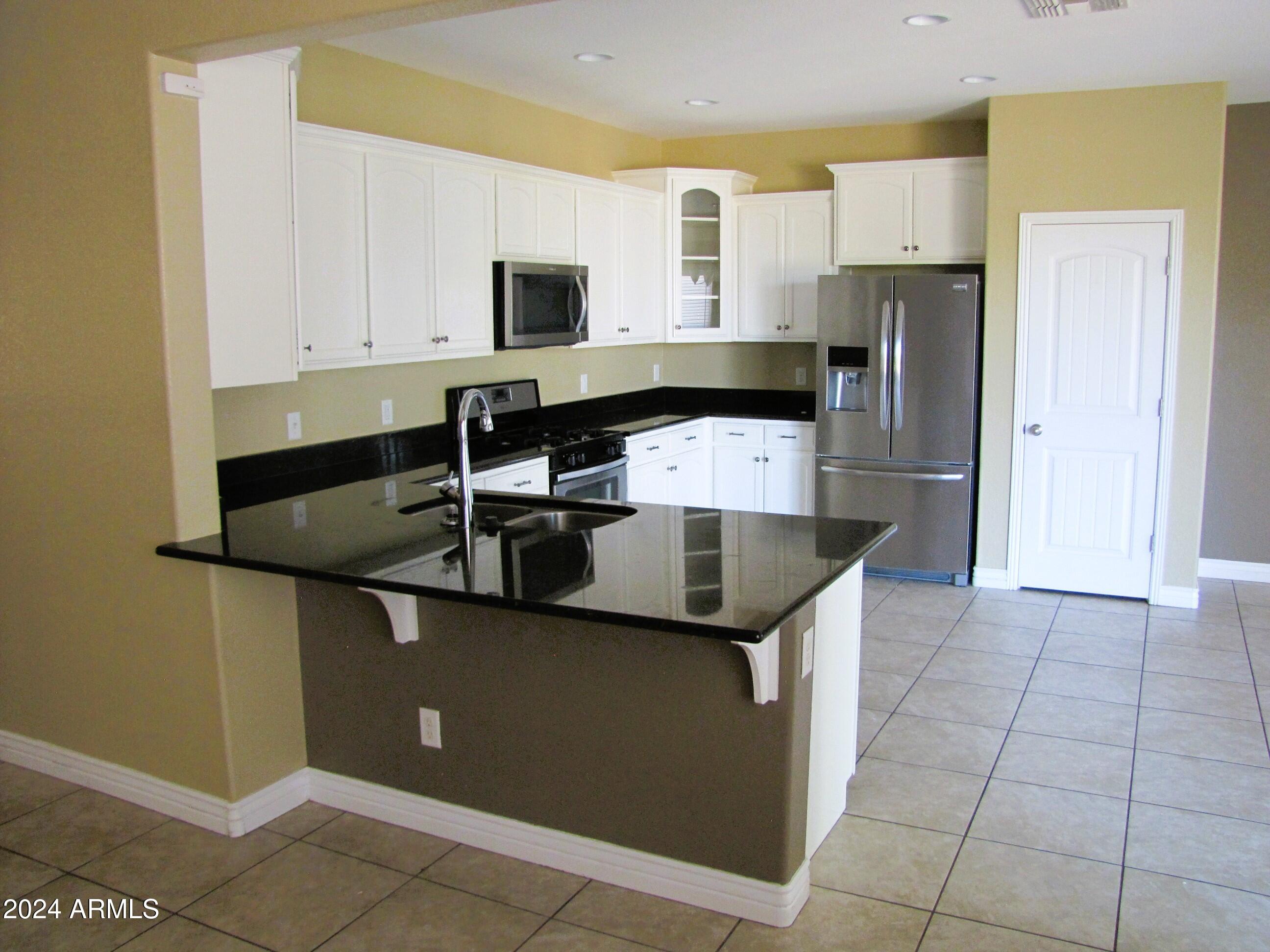 ESTATES AT HOLIDAY - Residential Lease
