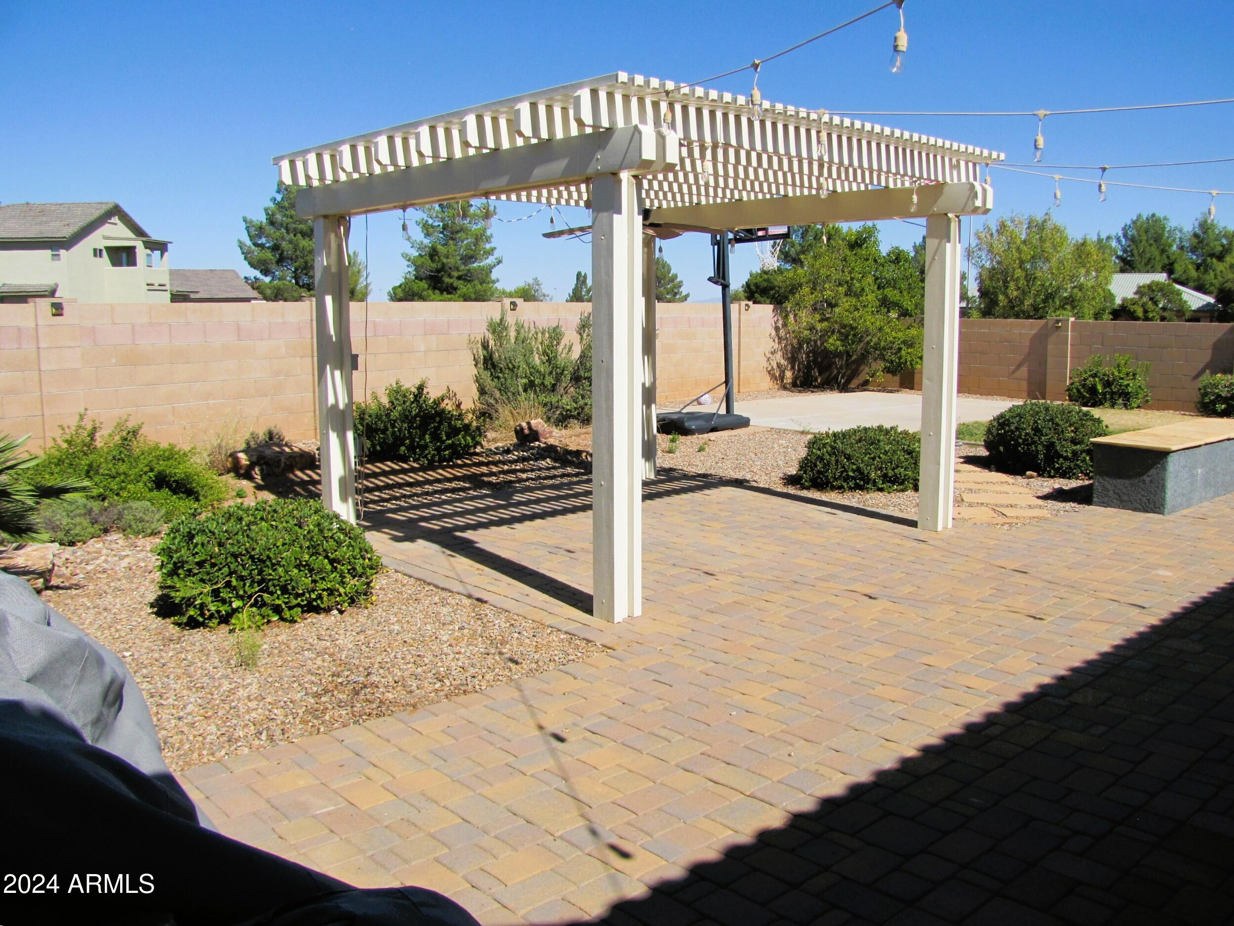 ESTATES AT HOLIDAY - Residential Lease