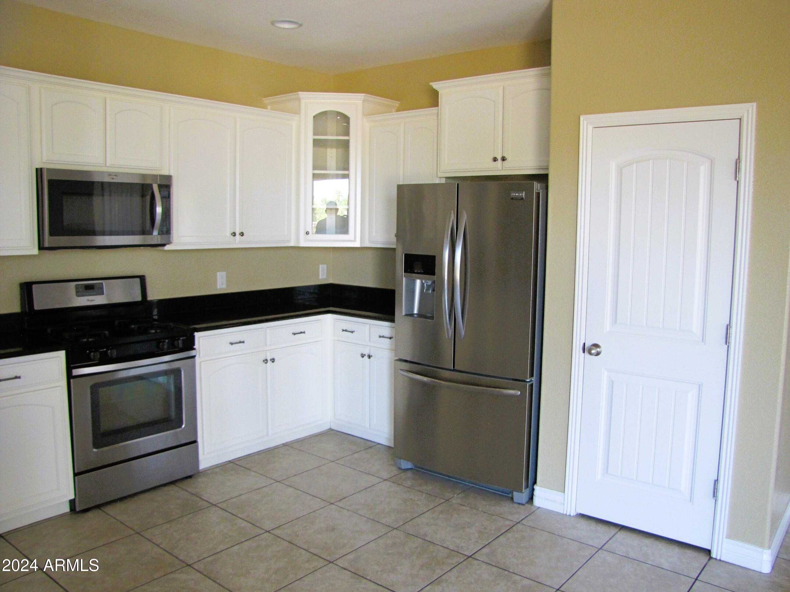 ESTATES AT HOLIDAY - Residential Lease