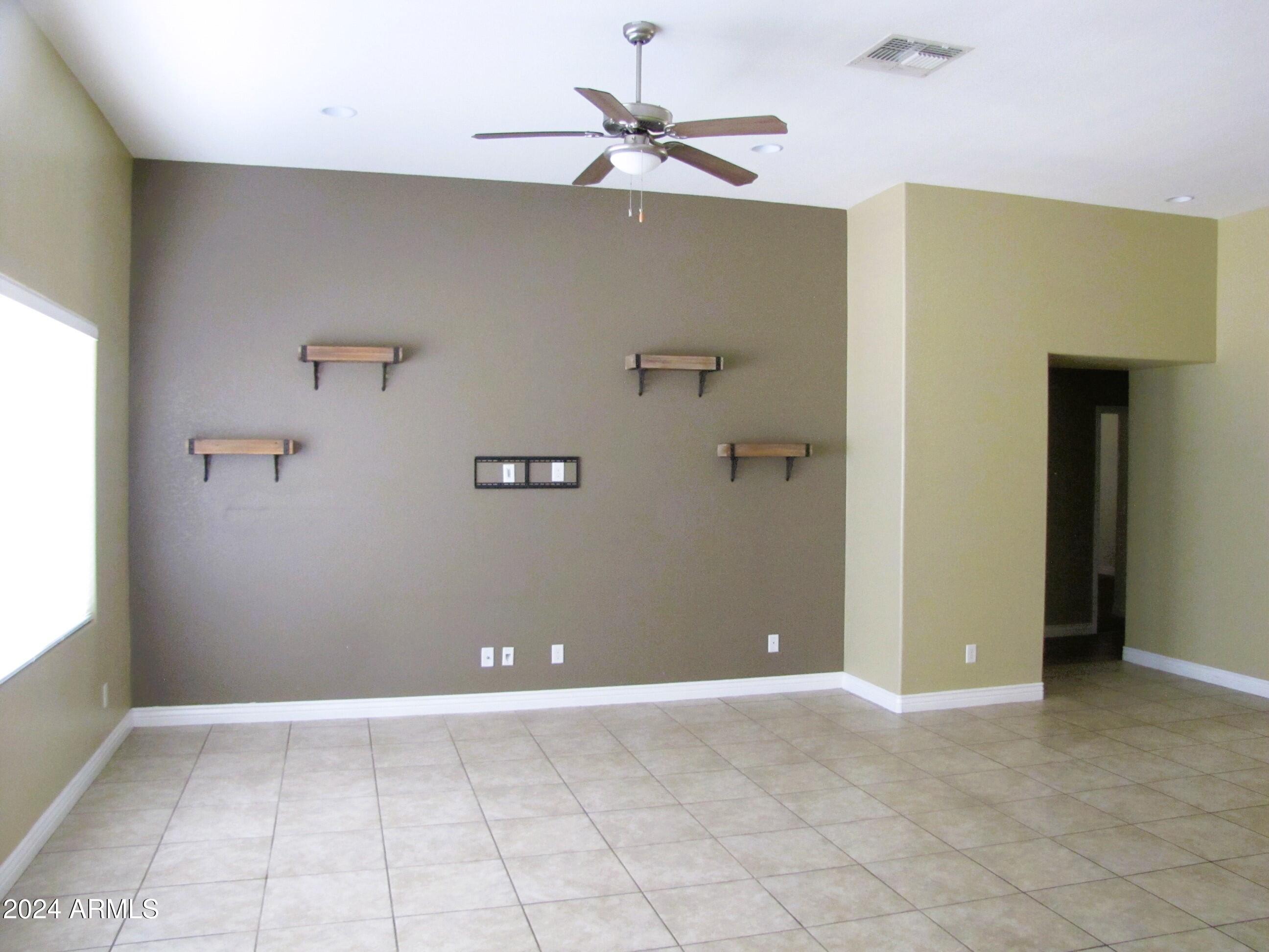ESTATES AT HOLIDAY - Residential Lease