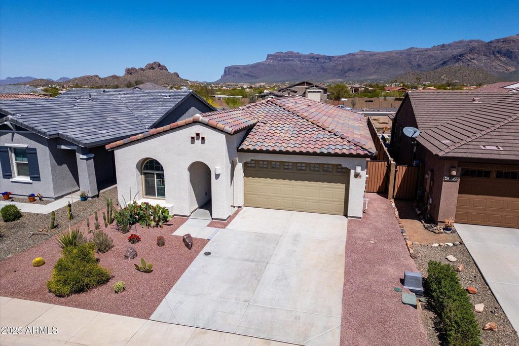 Photo of 12538 E Pivot Peak, Gold Canyon, AZ 85118 (MLS # 6927085)