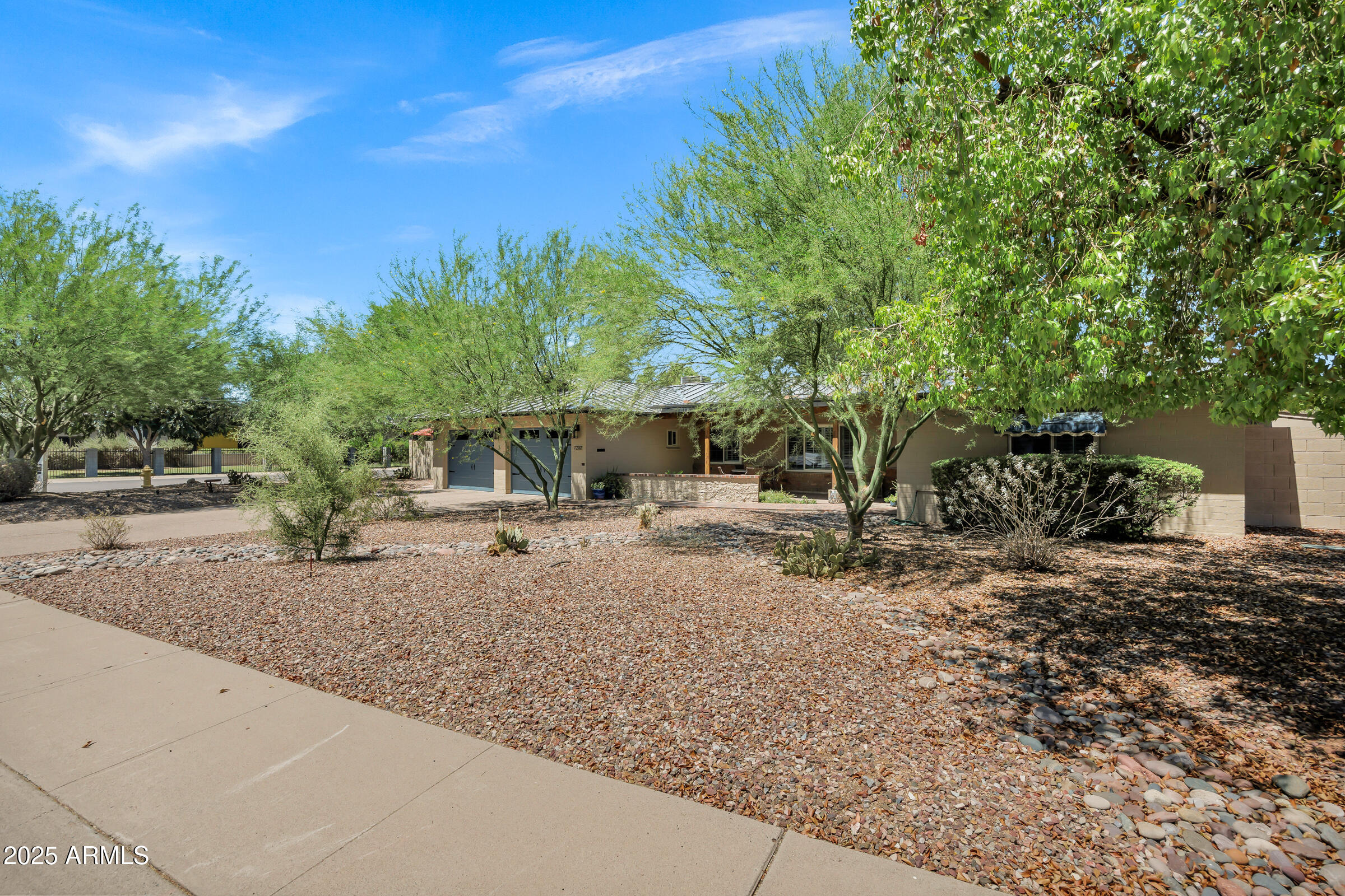 7202 N 16TH Drive