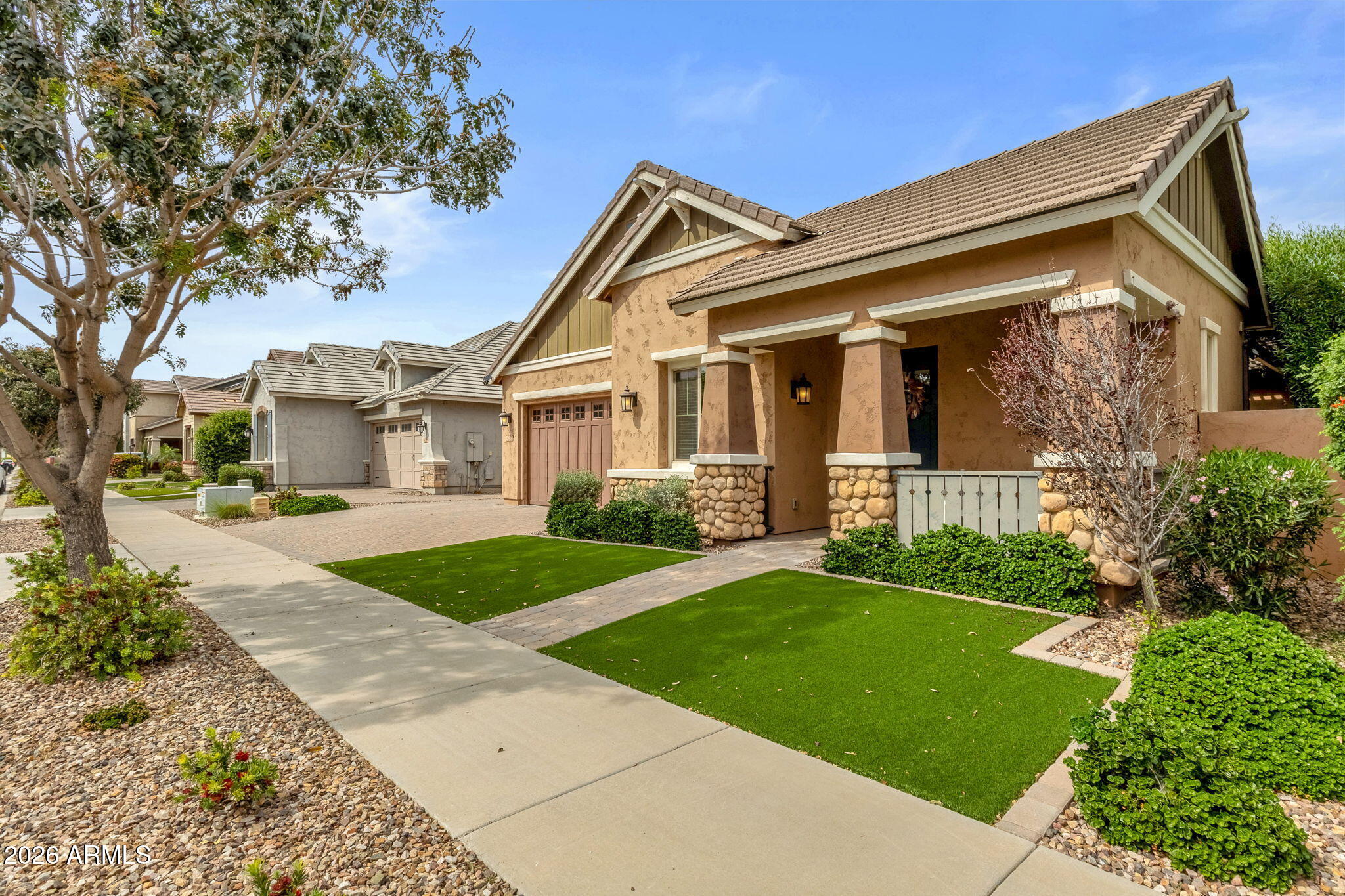 4230 E RONALD Street