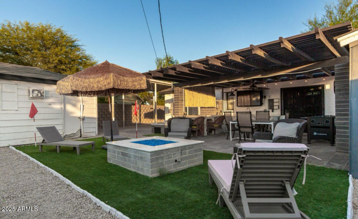 1720 N WHITTIER Drive