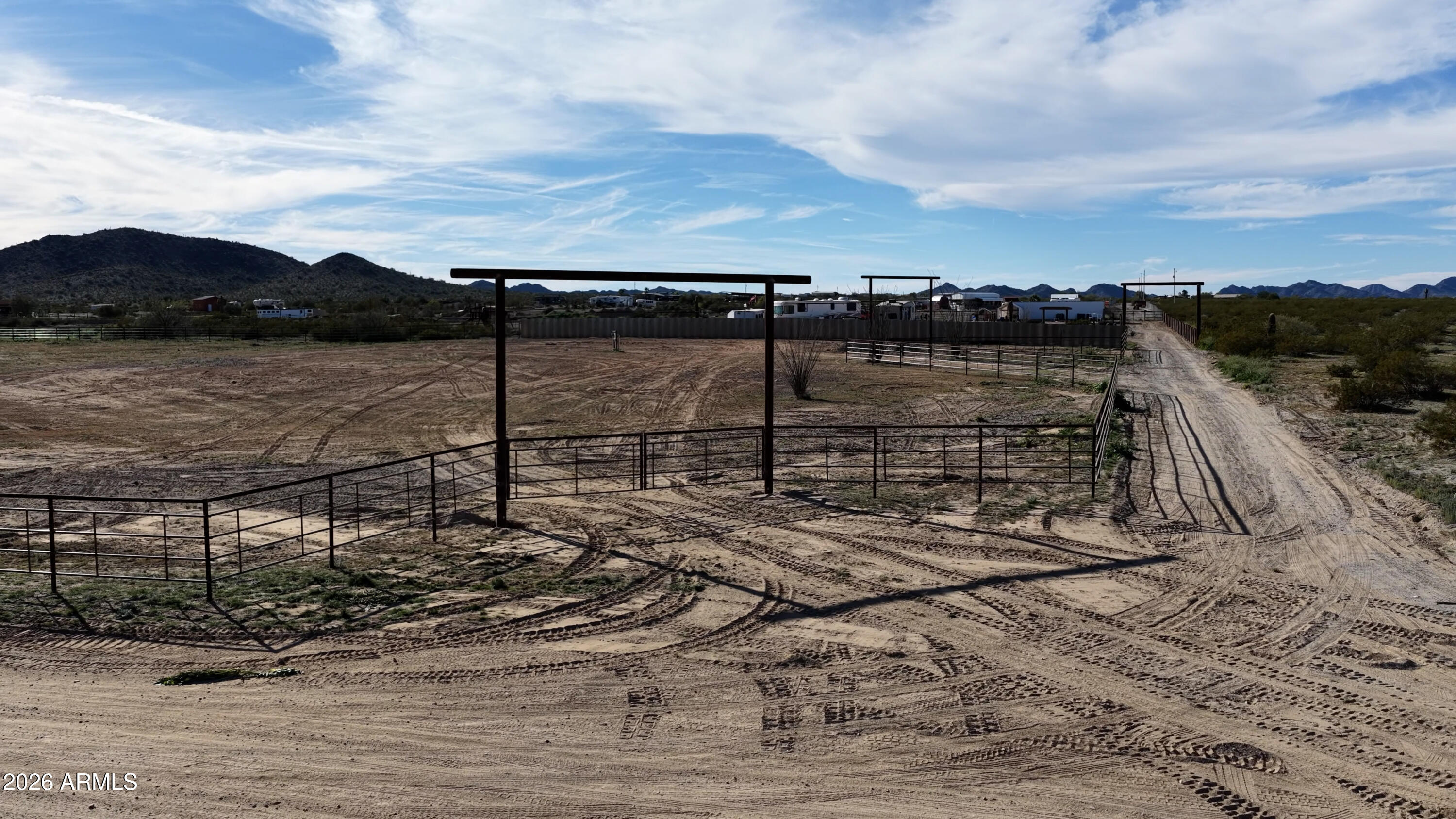 42728 N Patriot Way -