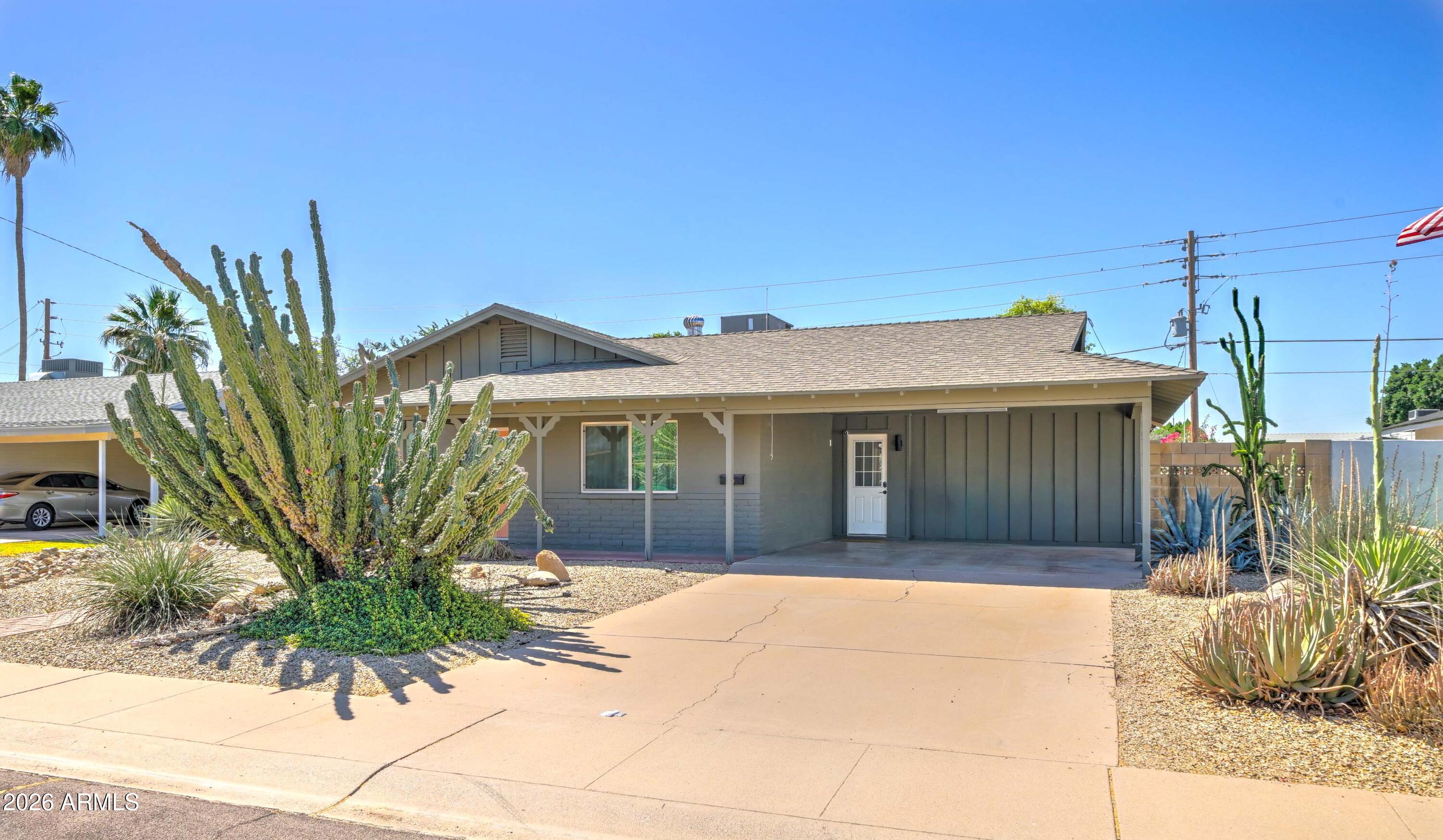 8537 E CLARENDON Avenue