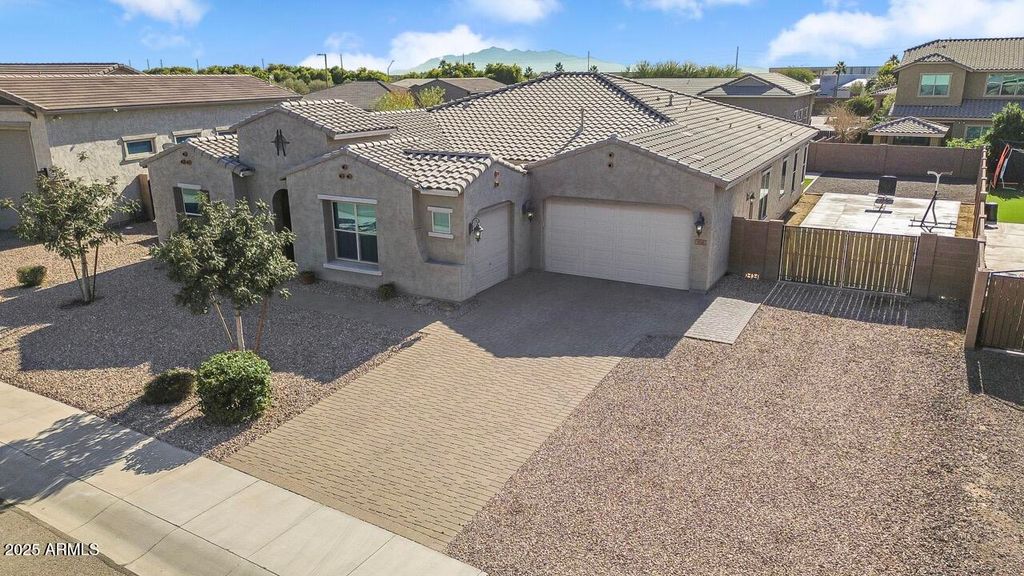 Photo of 18581 W Hazelwood Street, Goodyear, AZ 85395 (MLS # 6957657)