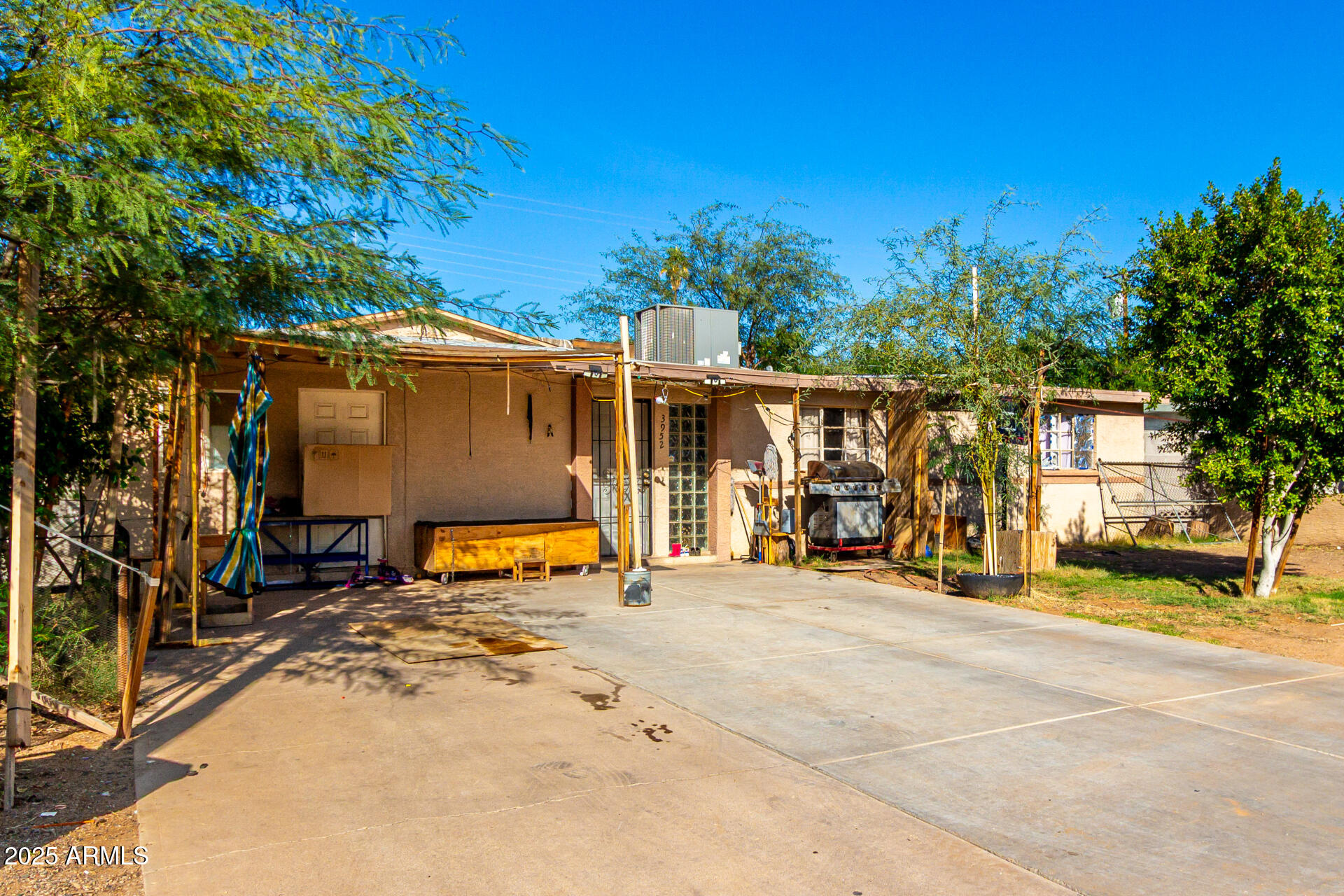 3952 W HUBBELL Street