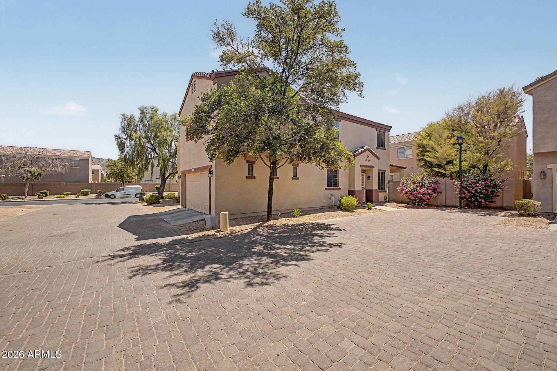 1322 E DUNBAR Drive
