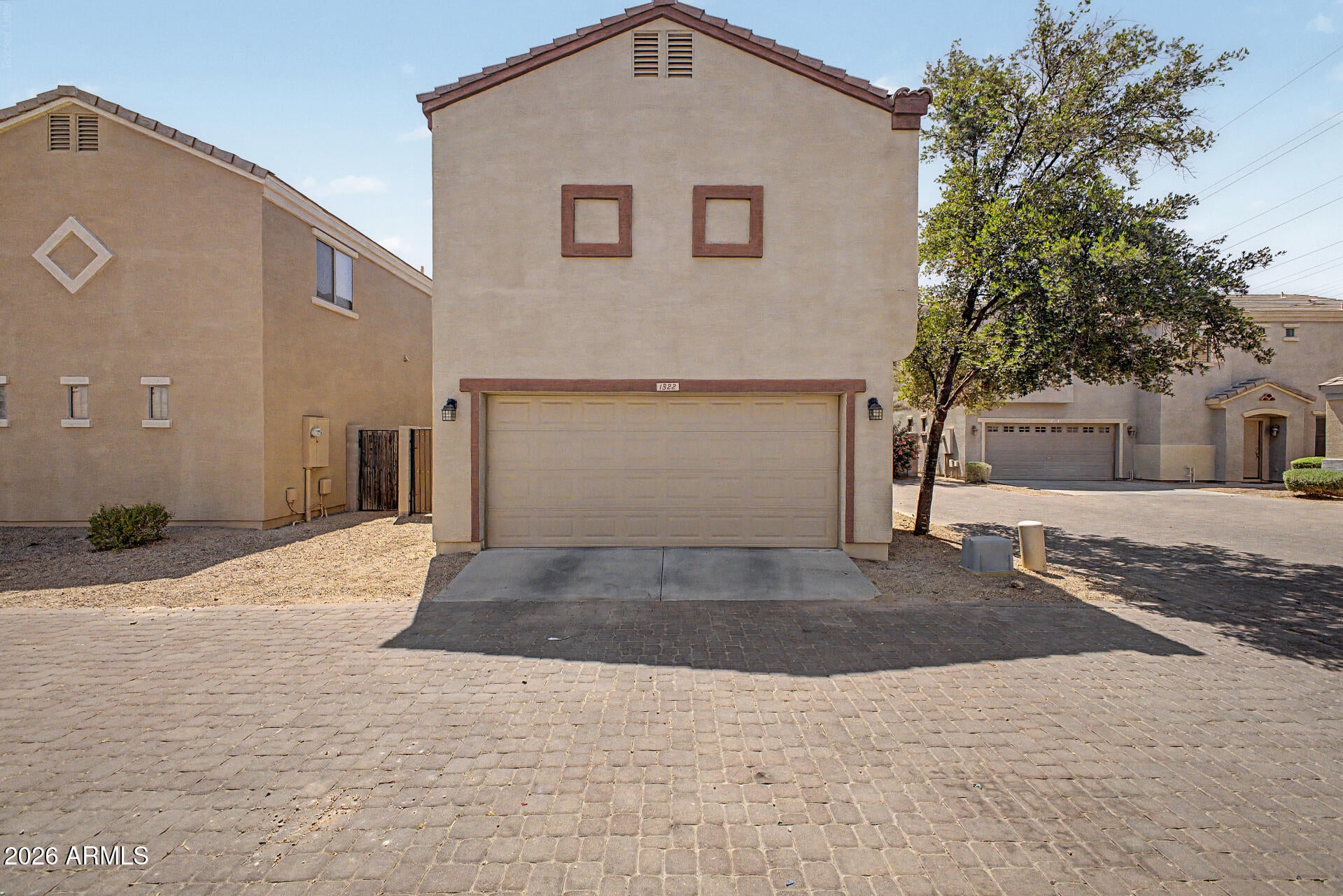 1322 E DUNBAR Drive