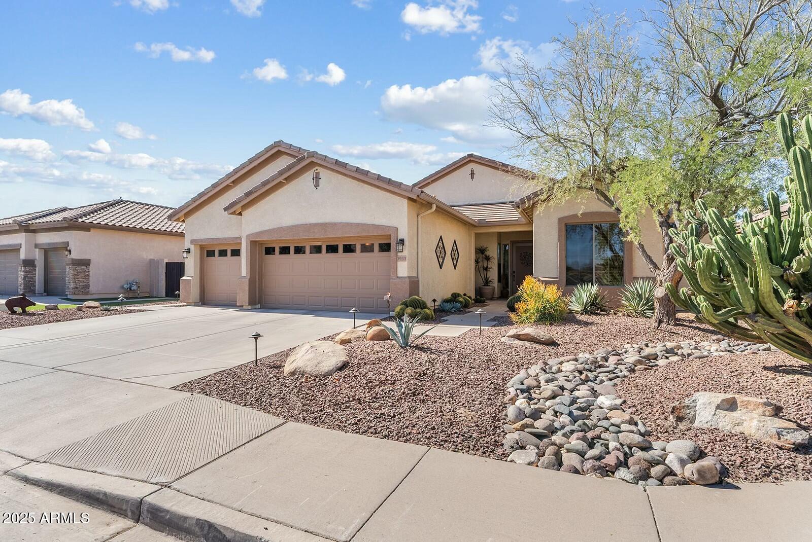 3933 E MEADOWVIEW Drive
