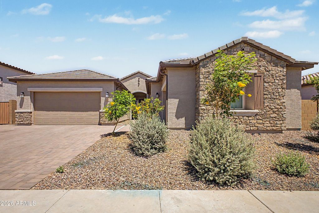 Photo of 7646 W Desert Spoon Drive, Peoria, AZ 85383 (MLS # 7021305)