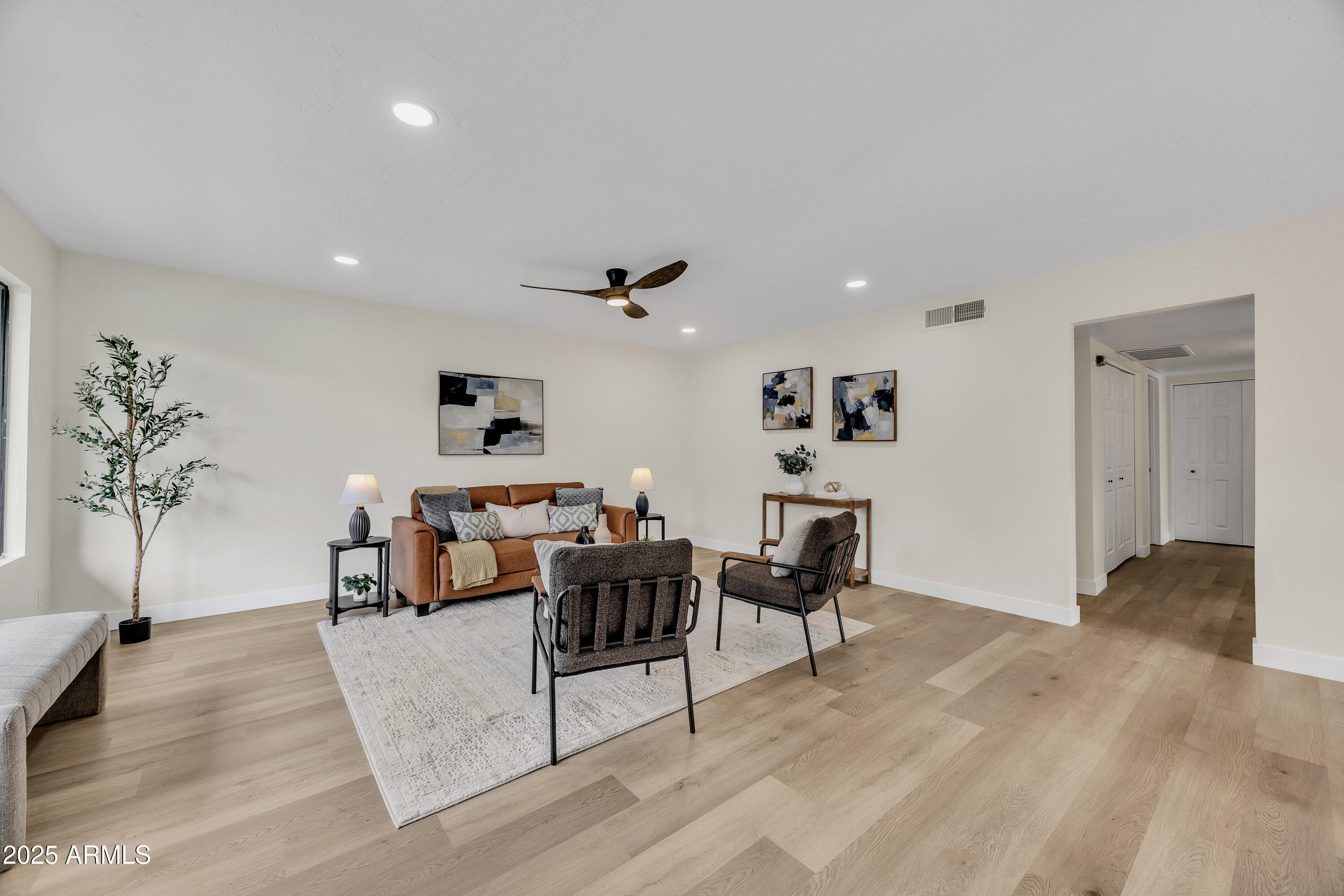 5009 W NEW WORLD Drive