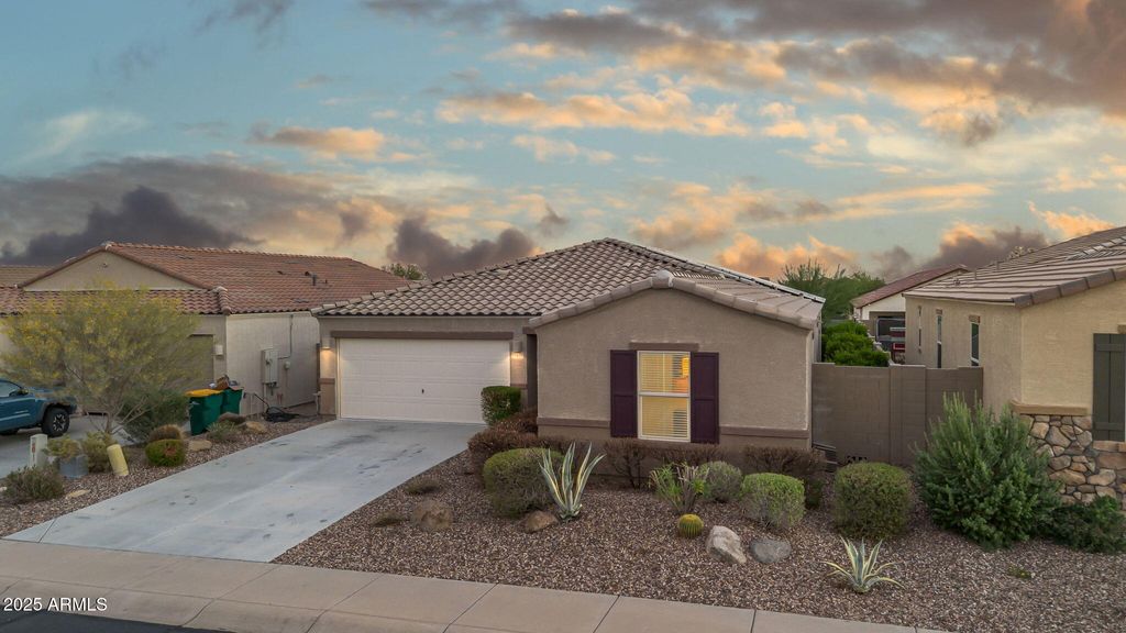 Photo of 18437 E El Buho Pequeno, Gold Canyon, AZ 85118 (MLS # 6934465)