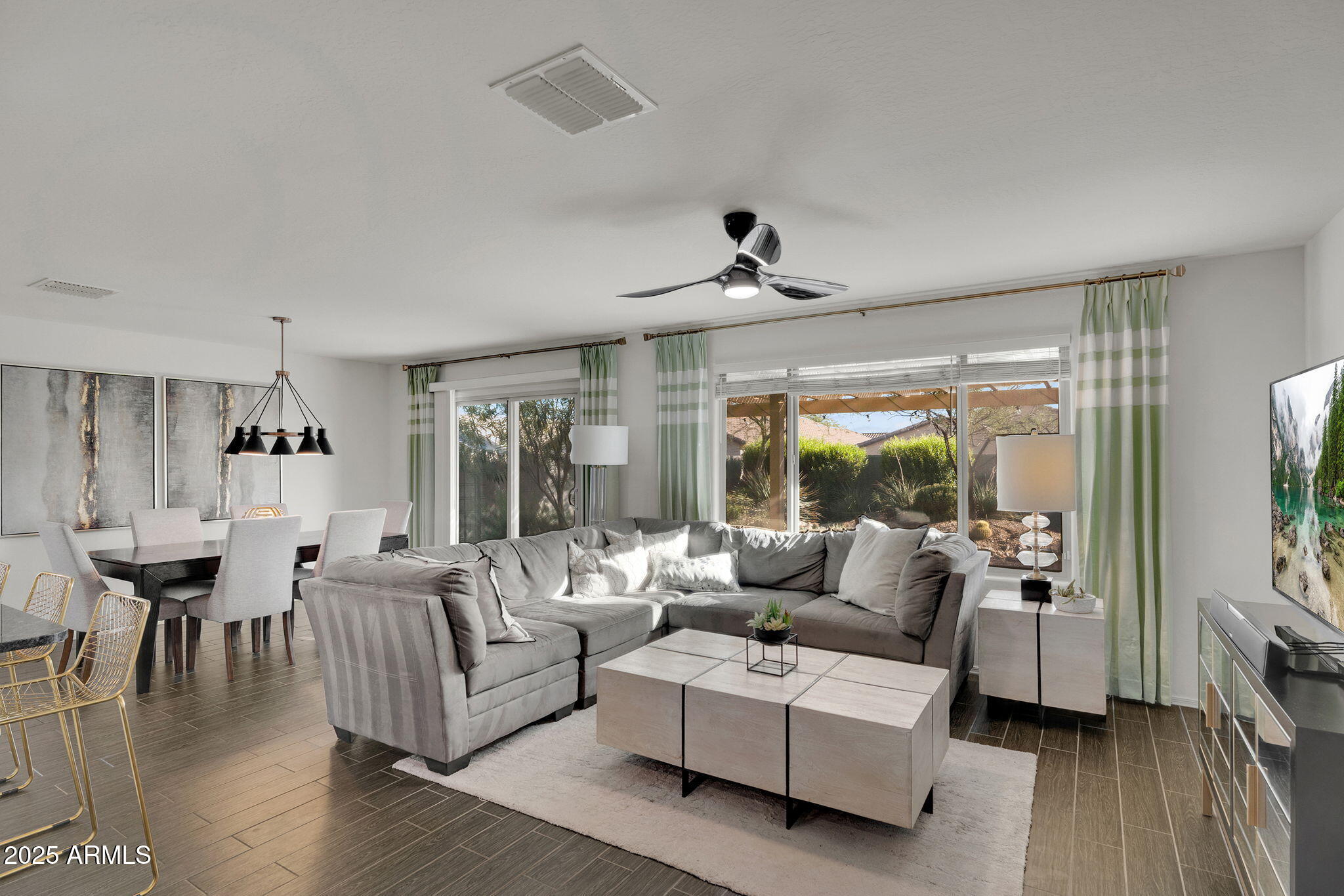 18437 E EL BUHO PEQUENO --