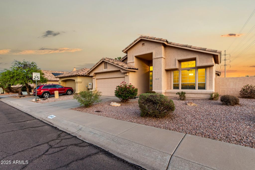 Photo of 2403 E Mountain Vista Drive, Phoenix, AZ 85048 (MLS # 6952101)