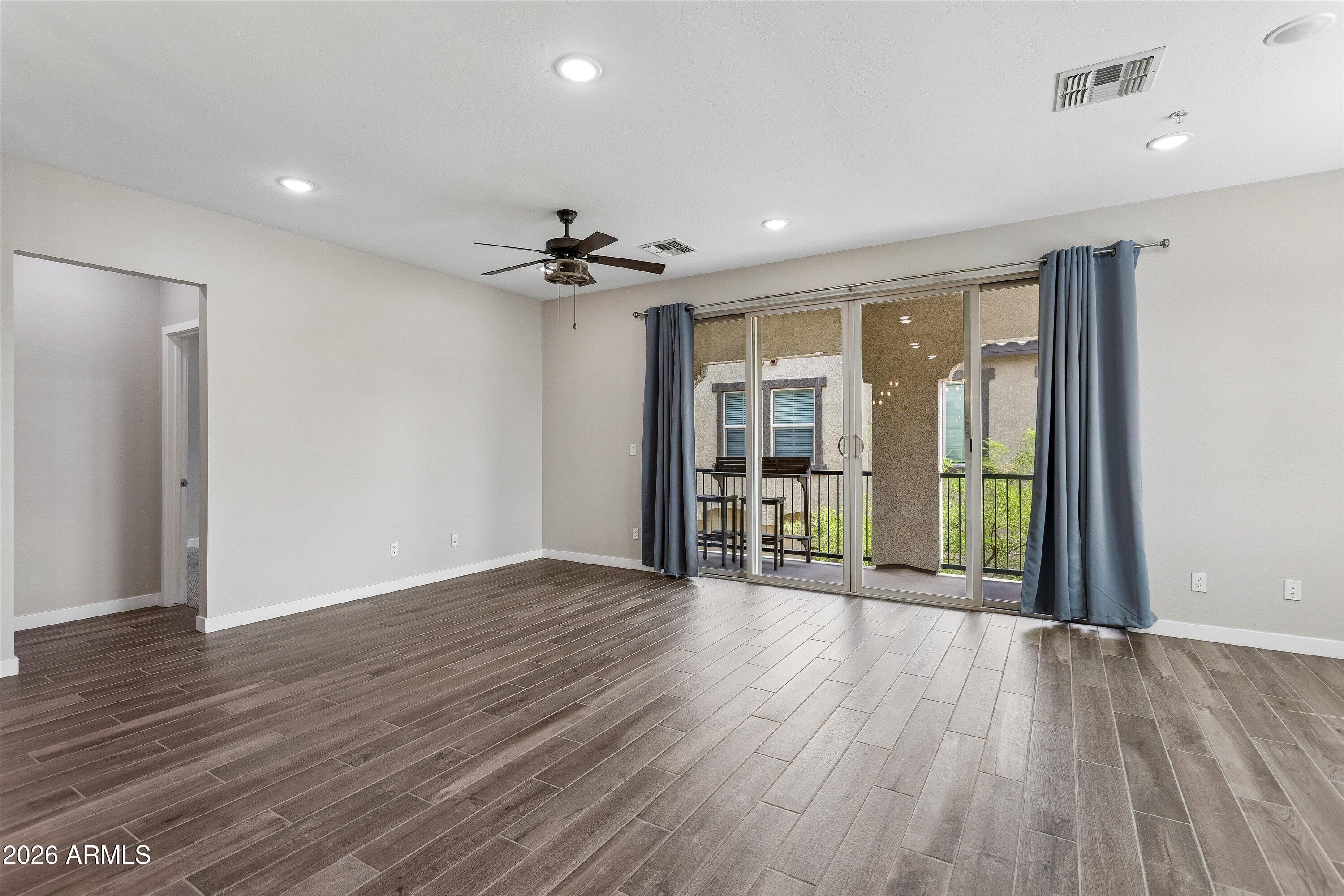 155 N LAKEVIEW Boulevard 258