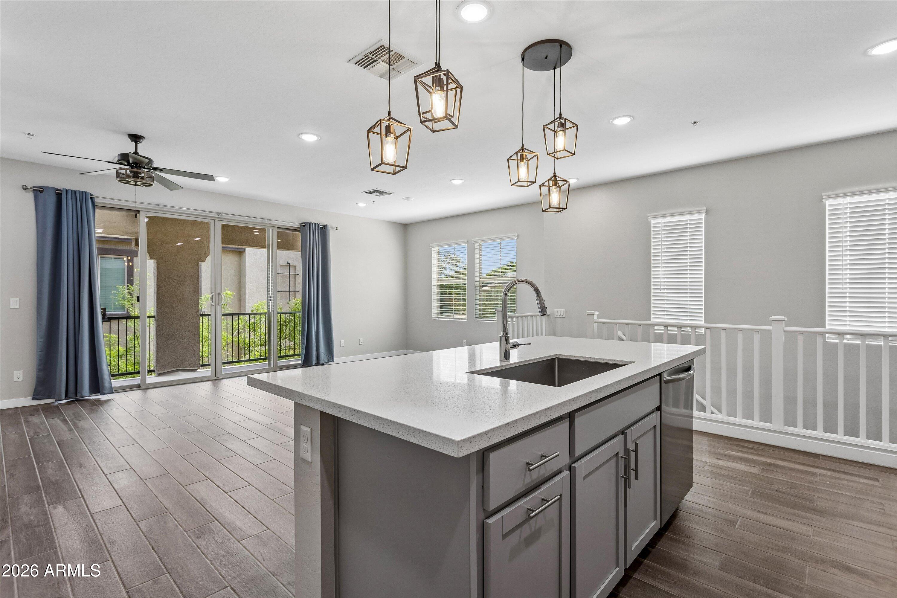 155 N LAKEVIEW Boulevard 258