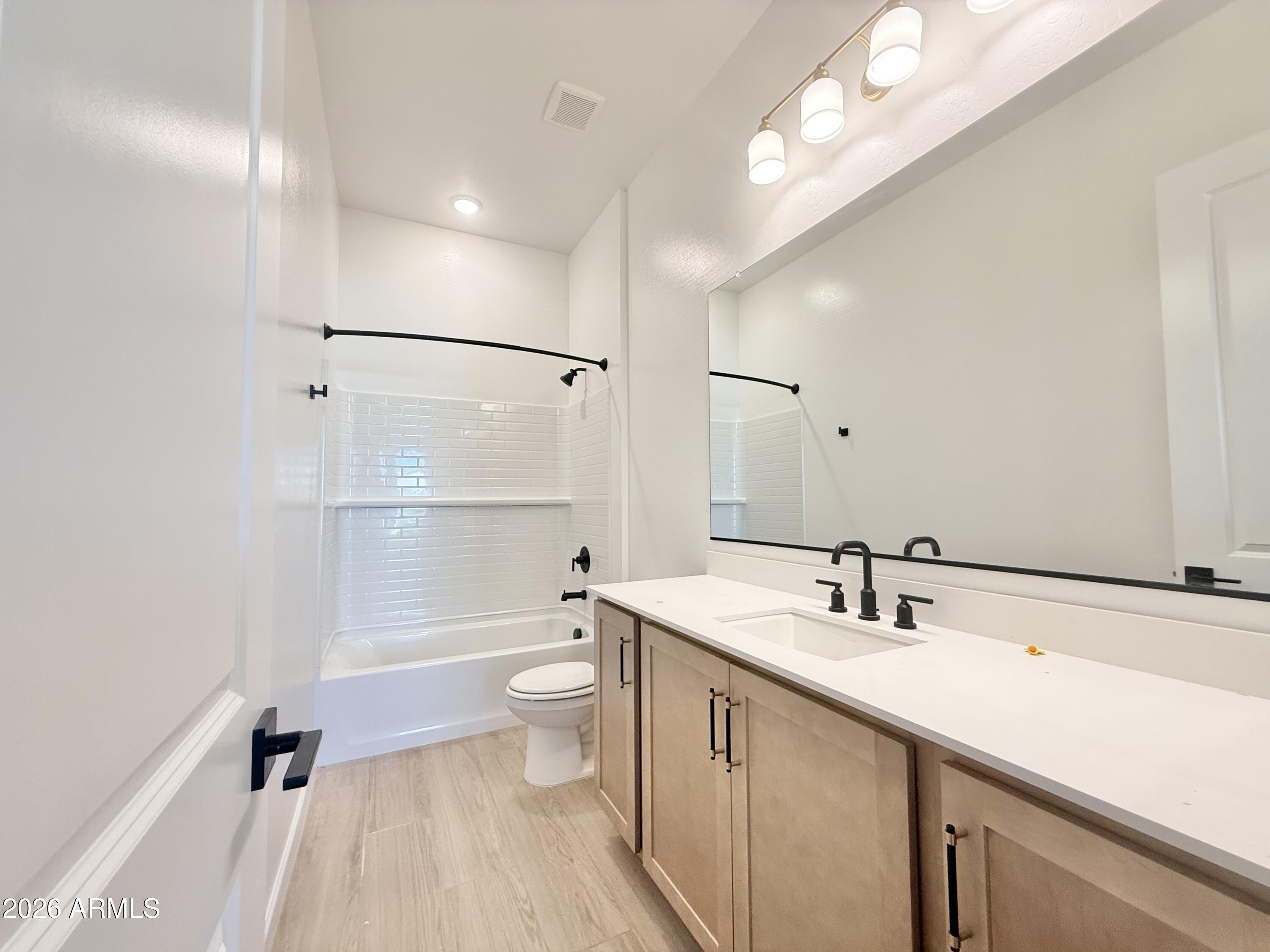 22913 E TWIN ACRES Drive