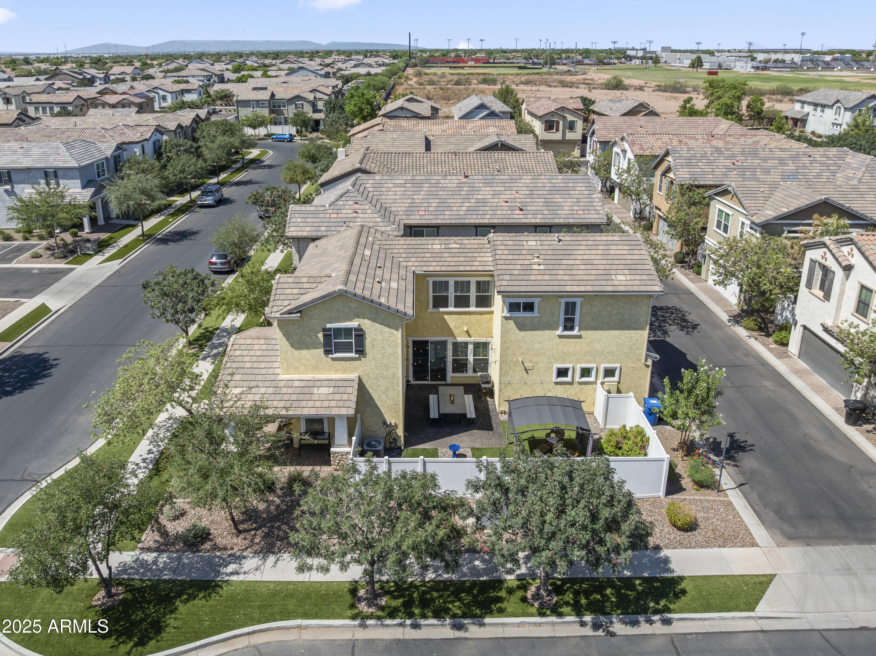 10436 E NOPAL Avenue